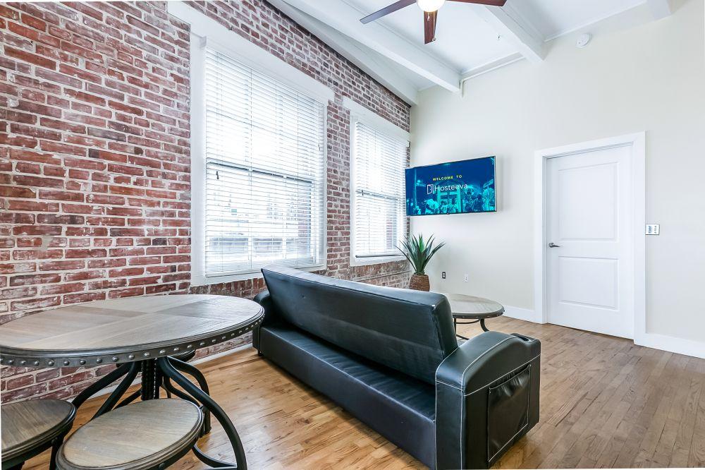 Gorgeous condo in Merchant Lofts by Hosteeva LLC 3