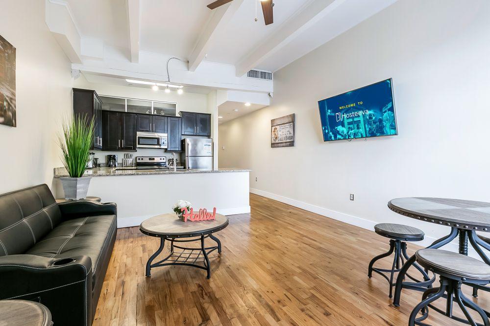 Gorgeous 1bd condo steps from French Quarter 2