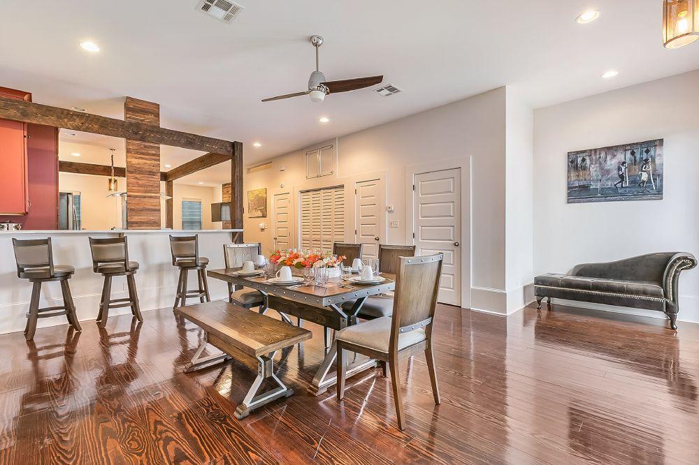 Spacious Loft-Style 3BR Townhouse 4