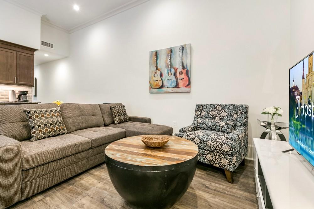 Mardi Gras Magic: 2BR Condo on Canal St 2