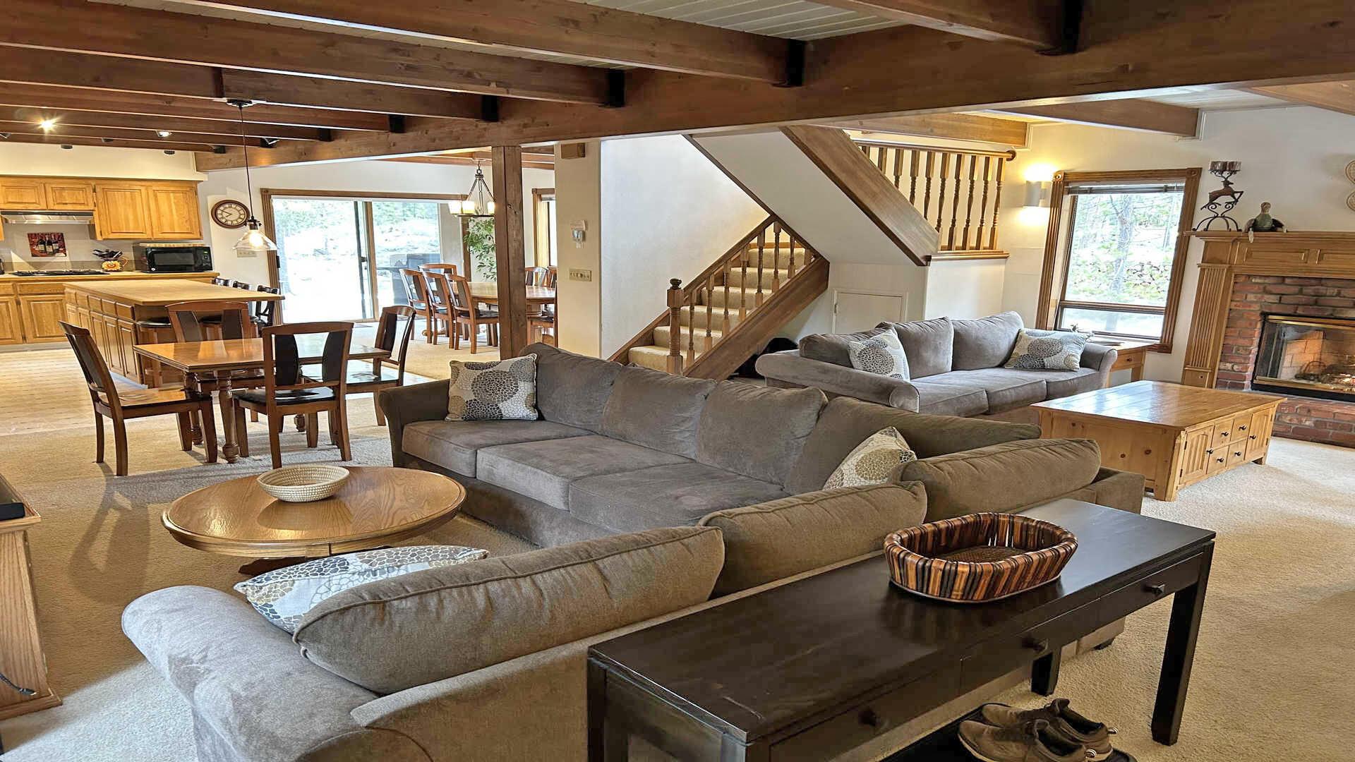 Spacious Retreat With Hot Tub And Community Access - Cozy Haven - Sunriver, OR