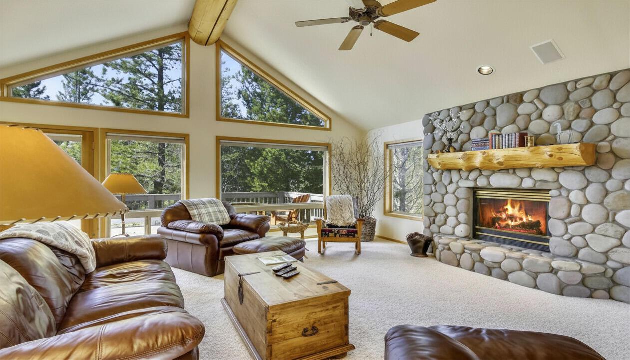 Tranquil Retreat With Hot Tub And Bikes - Spacious Inviting Haven - Sunriver, OR