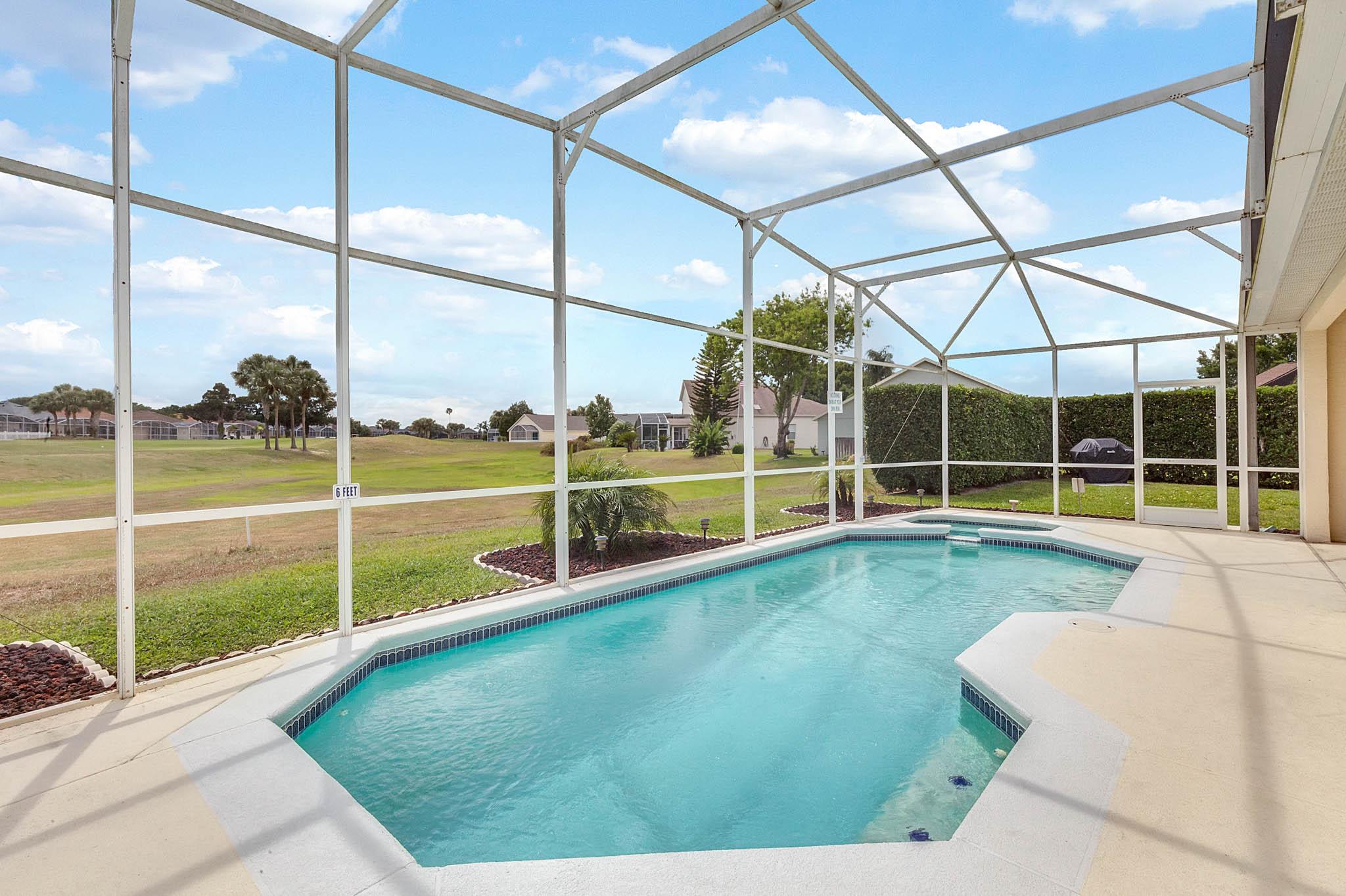 4 bedrooms pool and spa home on golf course Fairways Estates 2