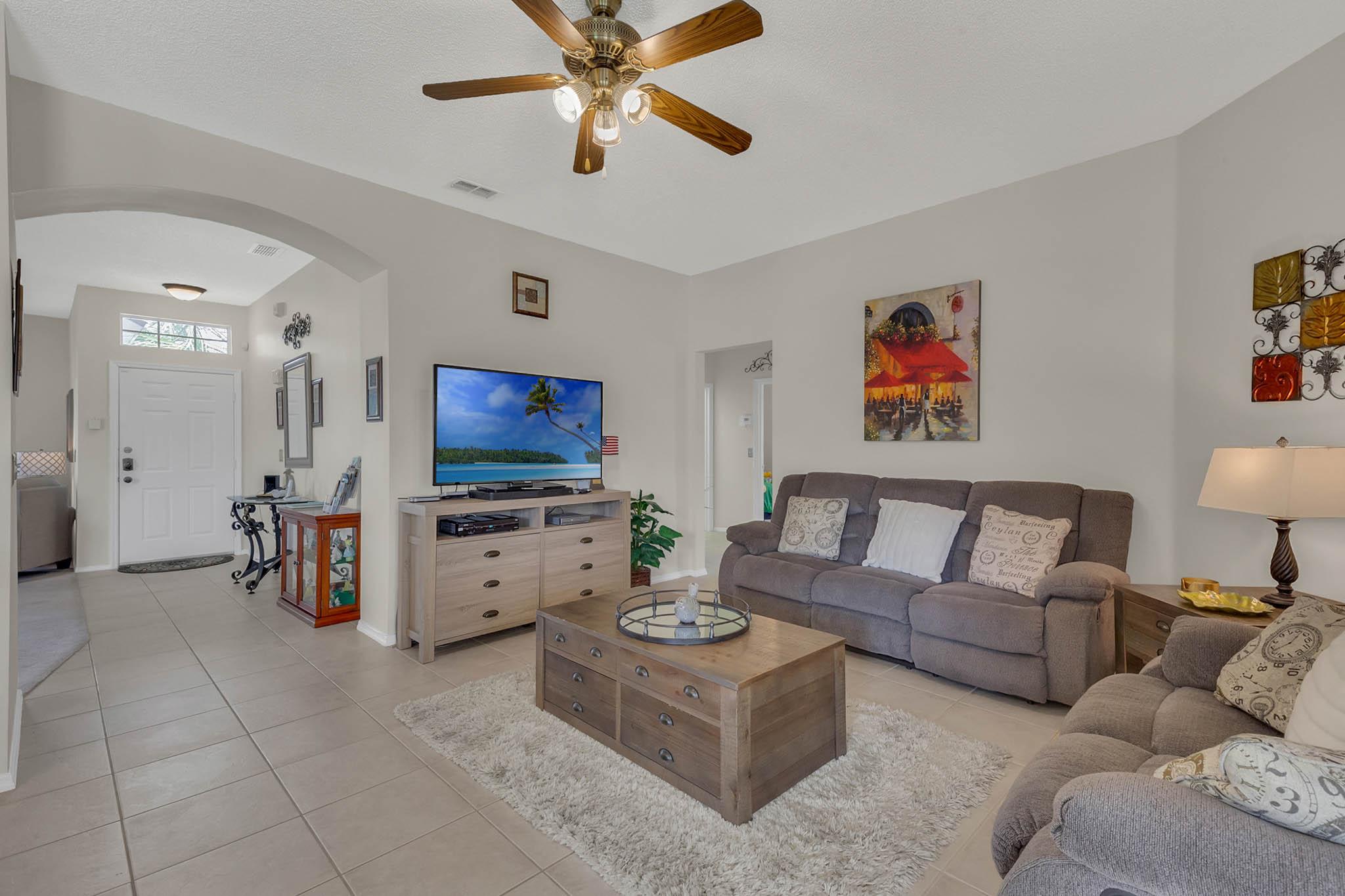 4 bedrooms pool and spa home on golf course Fairways Estates 4