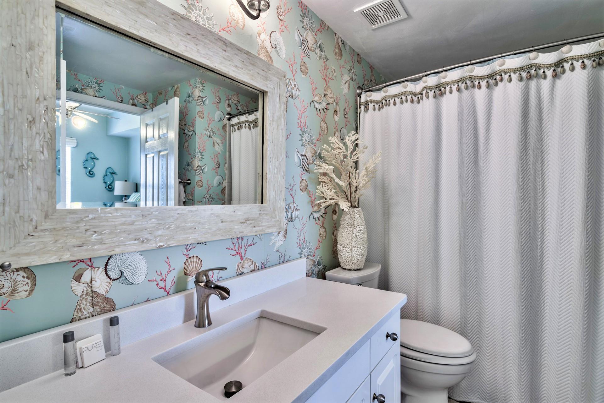 Majestic Sun 911B - King Guest Attached Bath