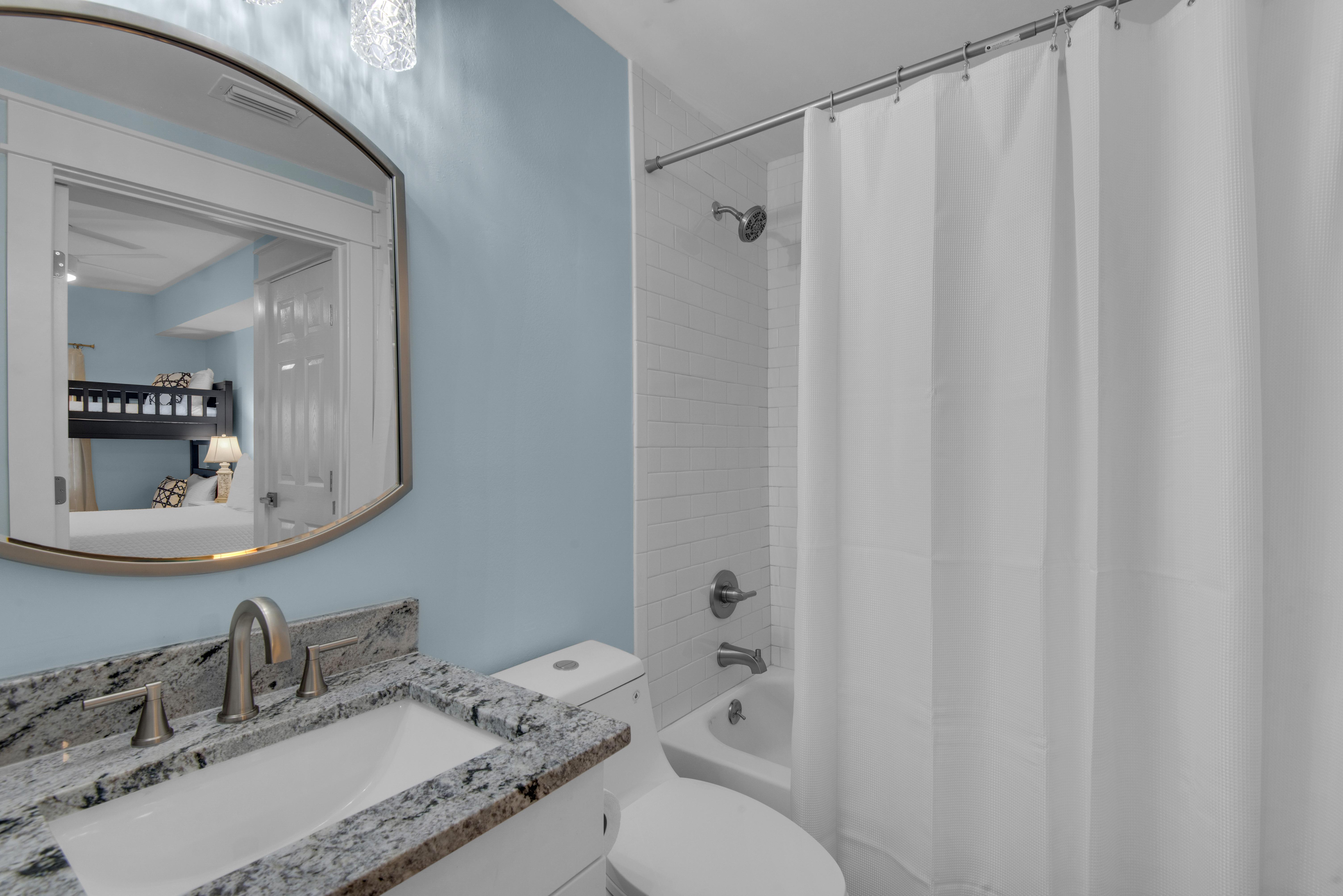 Majestic Sun 203B - Guest bath w/ shower and tub duo