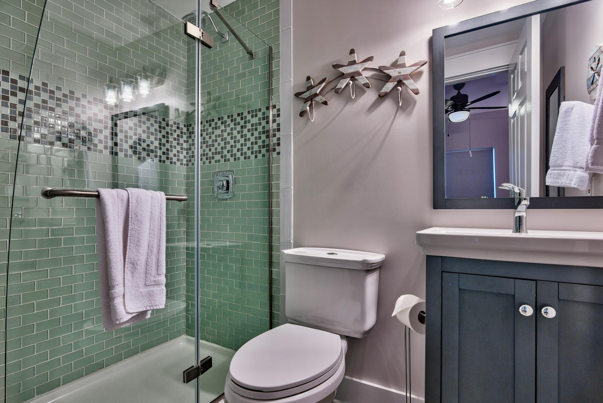 Majestic Sun 1112B - Guest Bathroom