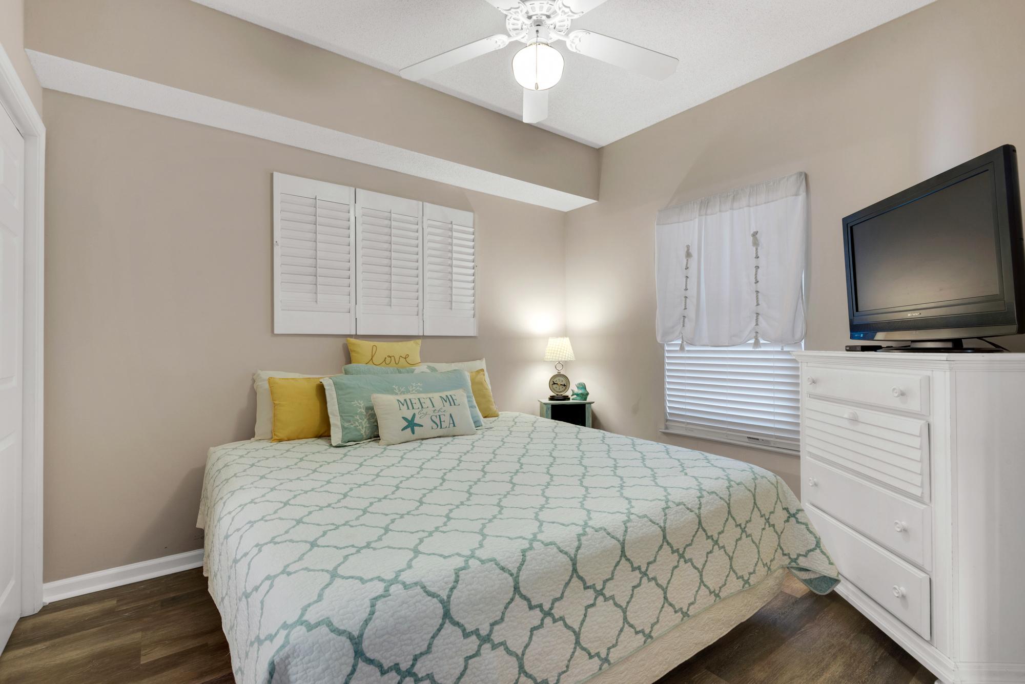 Majestic Sun 413B - King Room w/ HD TV and Attached Bath