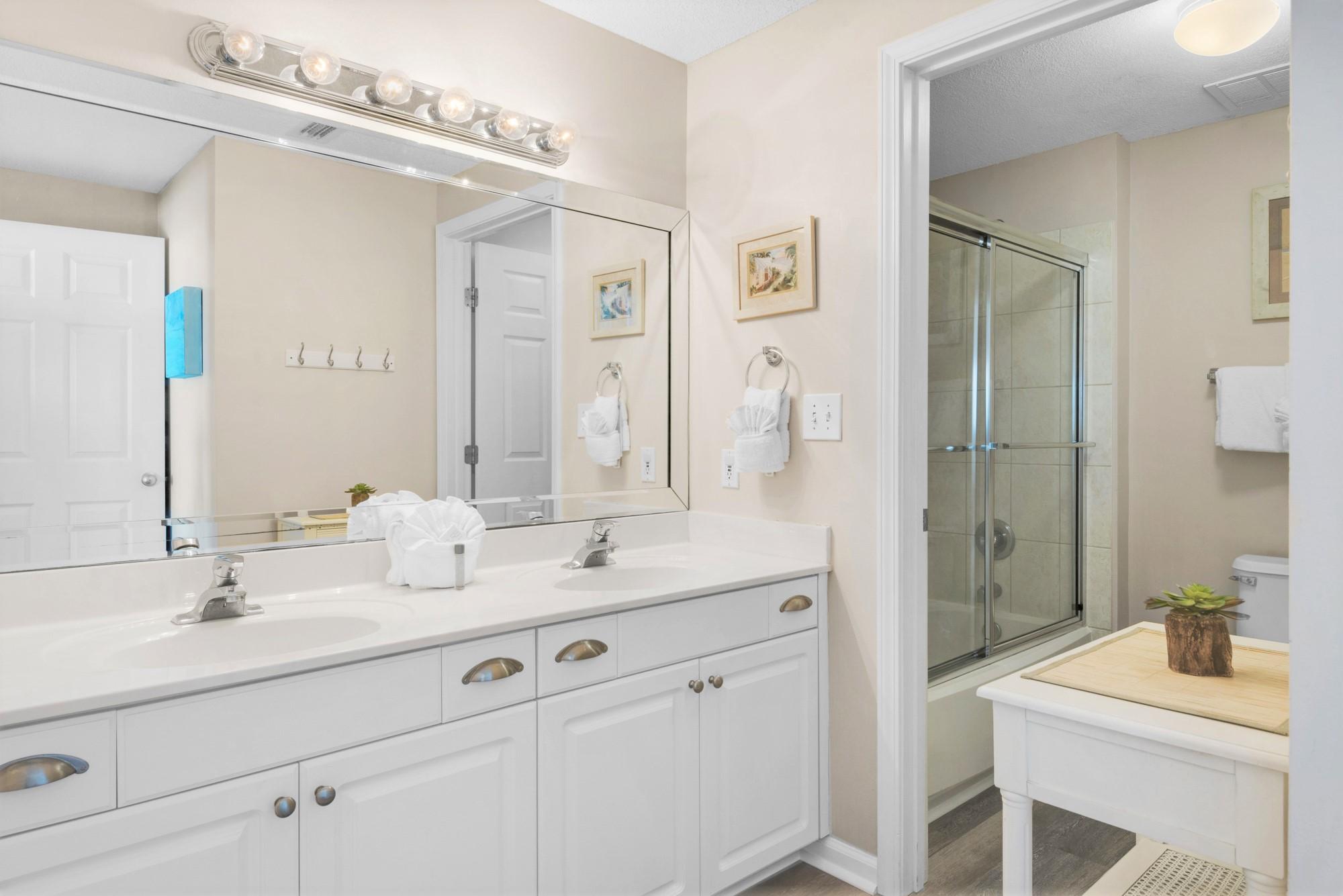 Majestic Sun 413B - Master King Suites Private Bath