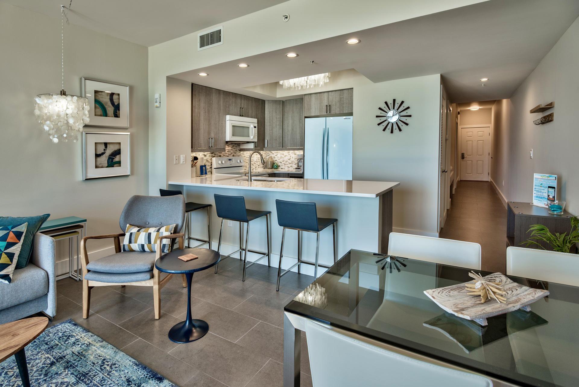 Majestic Sun 409B - Living, Kitchen & Dining Room