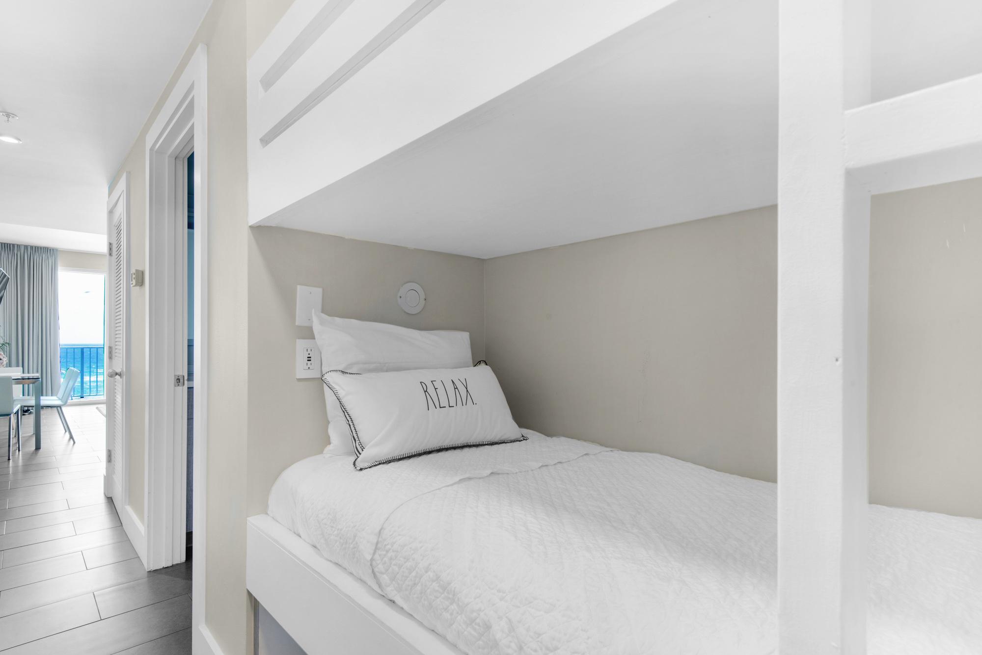 Majestic Sun 409B - New Pic Coming: Twin Over Twin Bunk Nook