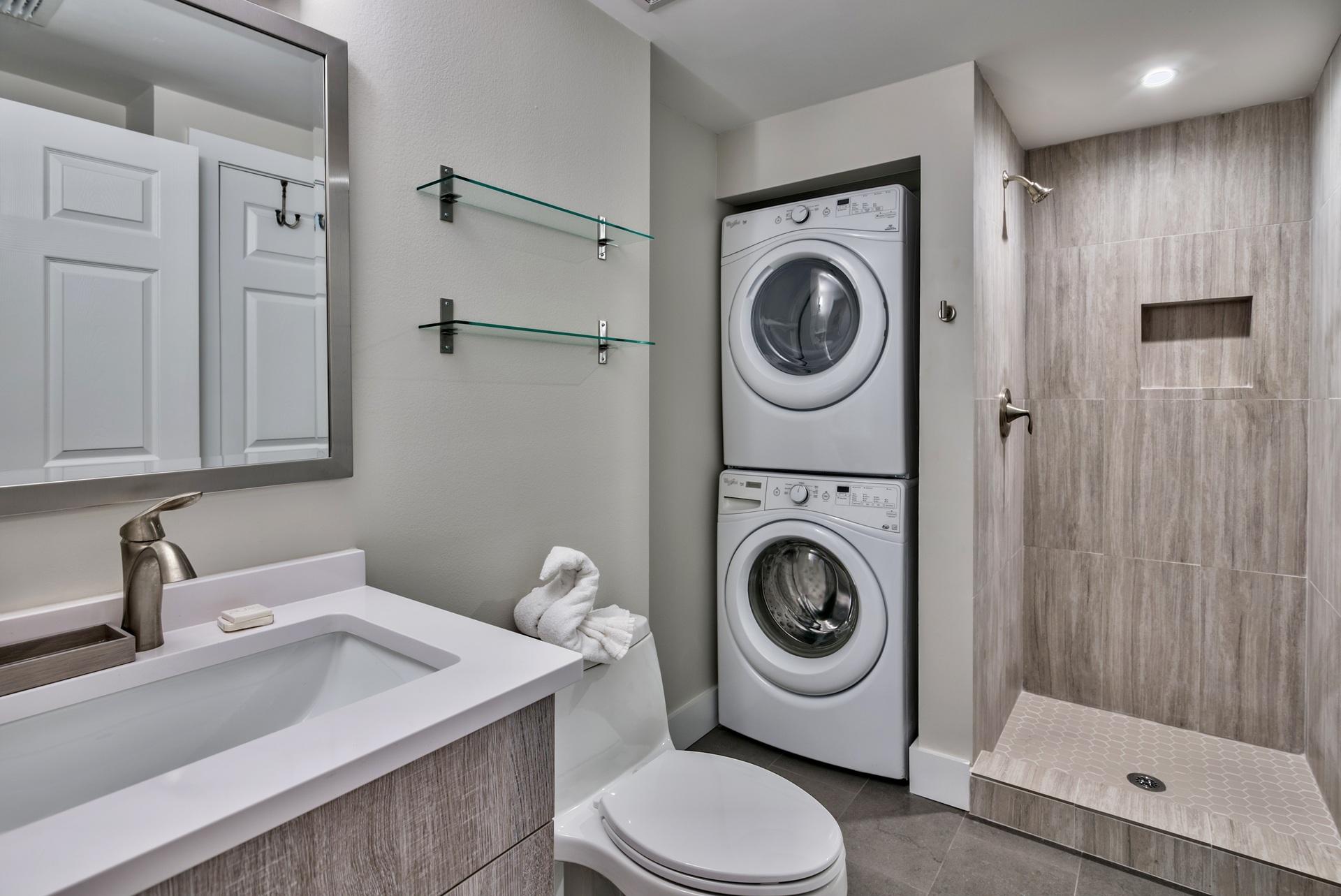 Majestic Sun 409B - Combined Guest Bath/Laundry