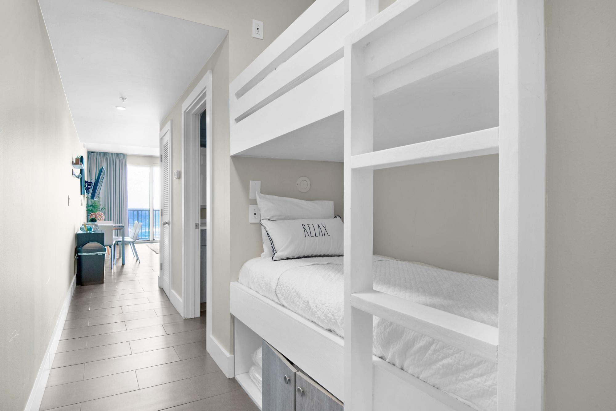 Majestic Sun 409B - New Pic Coming: Twin Over Twin Bunk Nook