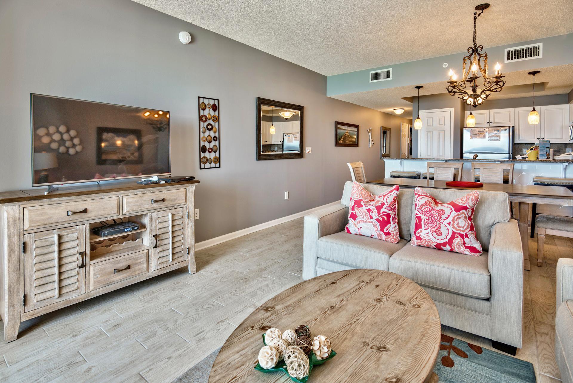 Majestic Sun 810A - Gulf View Living Area w/ HDTV, Sleeper Sofa