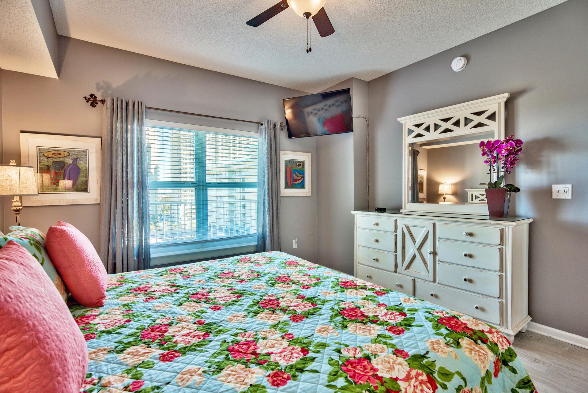 Majestic Sun 810A - Master King Suite w/ HDTV and Private Bath
