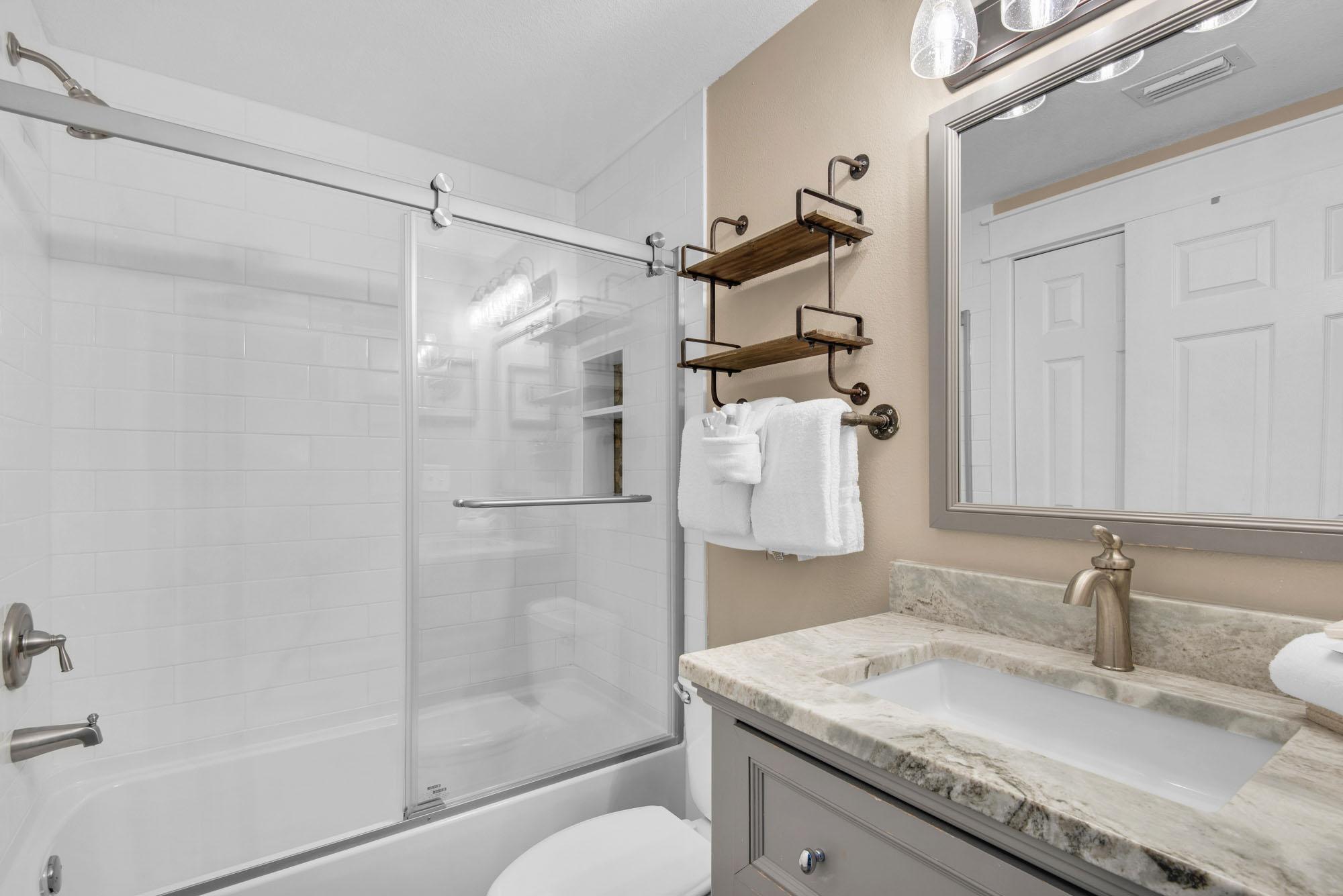 Majestic Sun 509B - Renovated Master King Suites Private Bath