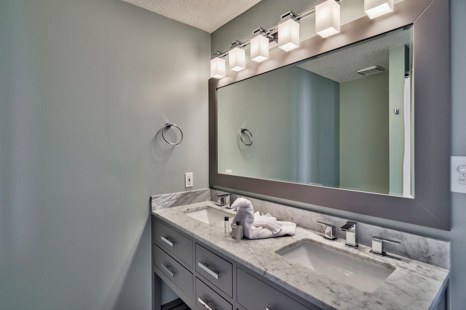 Majestic Sun 414A - King Master Suite Double Vanity