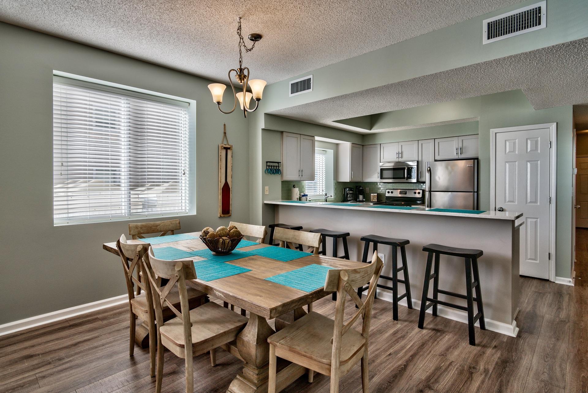 Majestic Sun 414A - Dining Area and Breakfast Bar