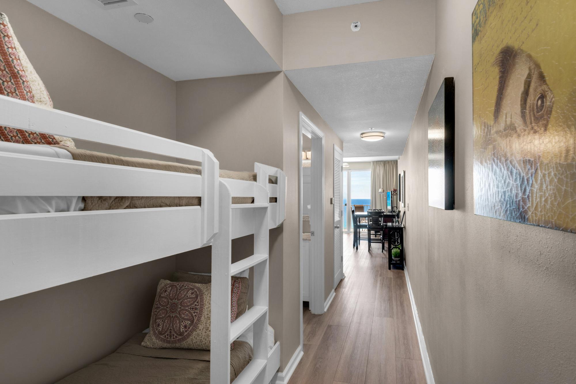 Majestic Sun 1008B - Twin Over Twin Bunk Nook