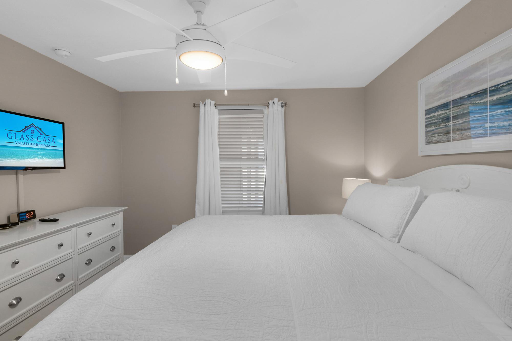 Majestic Sun 1008B - Master King Suite w/ HDTV, Private Bath