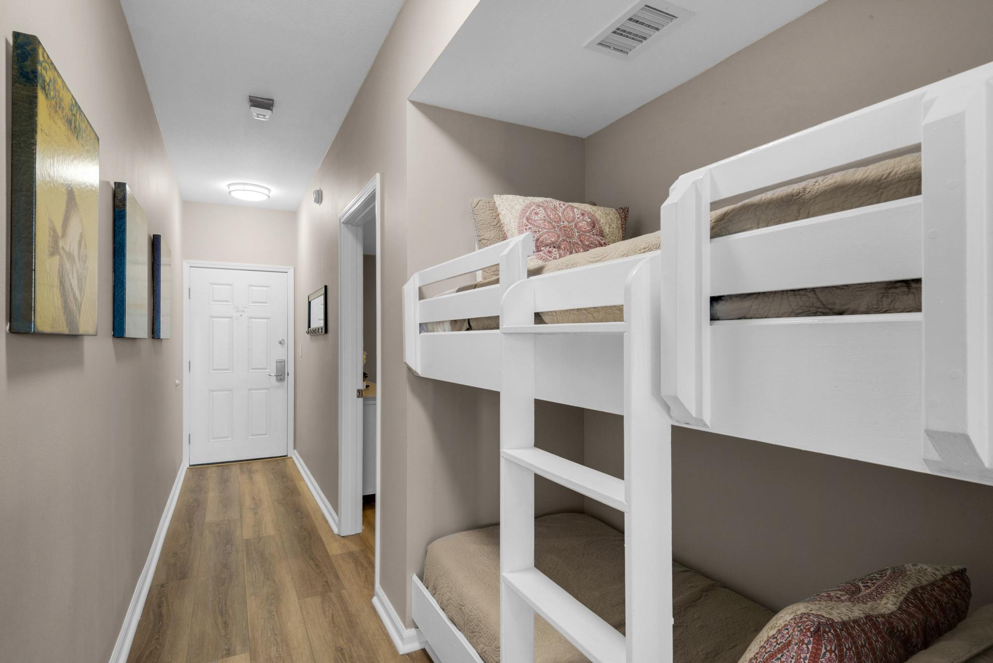 Majestic Sun 1008B - Twin Over Twin Bunk Nook
