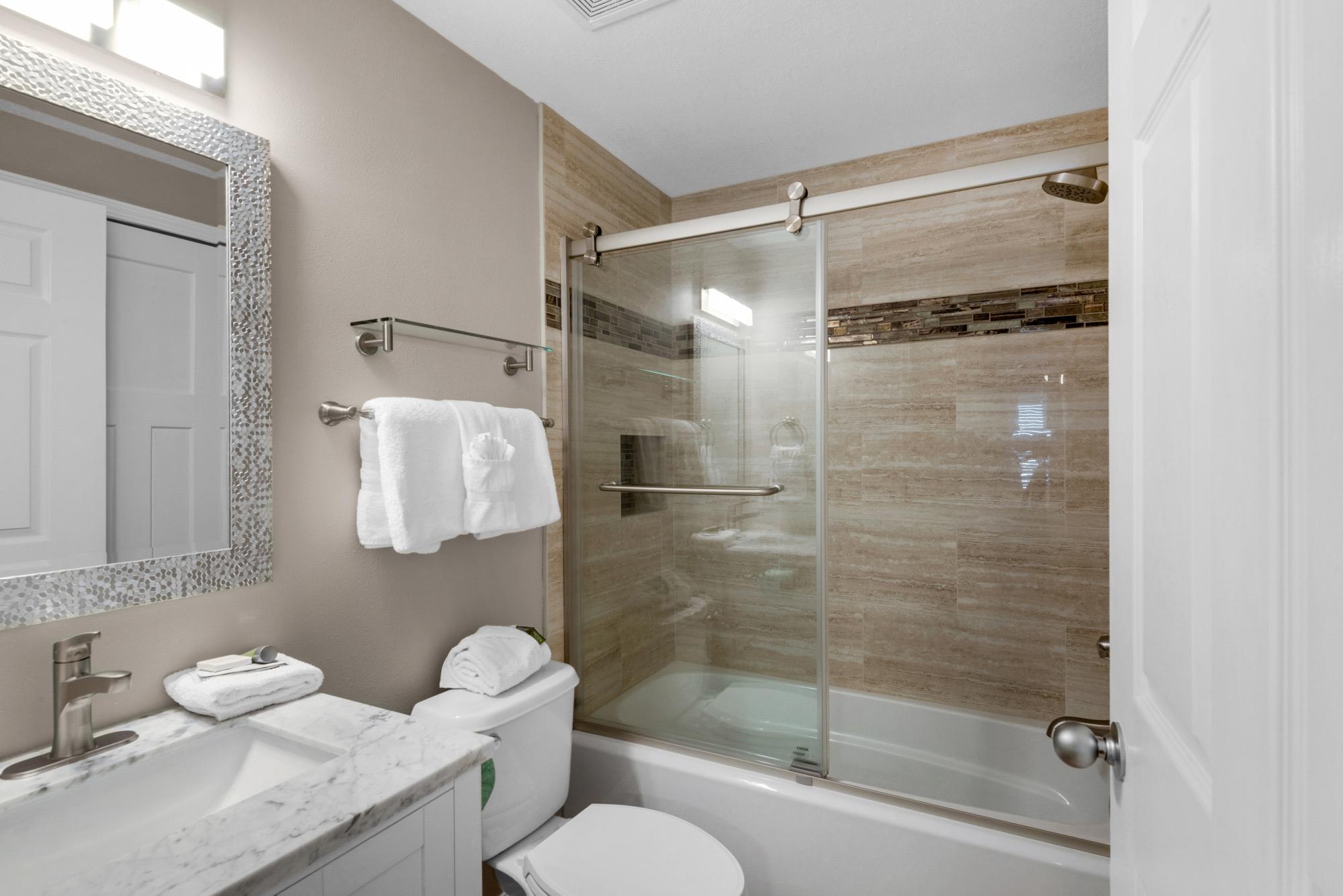 Majestic Sun 1008B - Master King Suites Private Bathroom