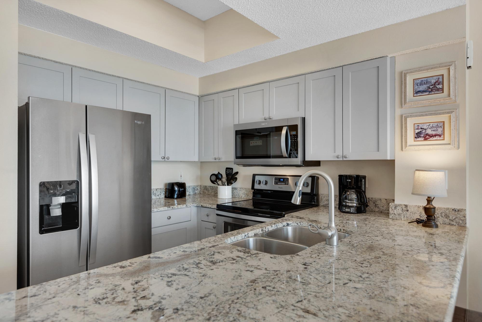 Majestic Sun 208A - Kitchen feat. Stainless Steel Appliances