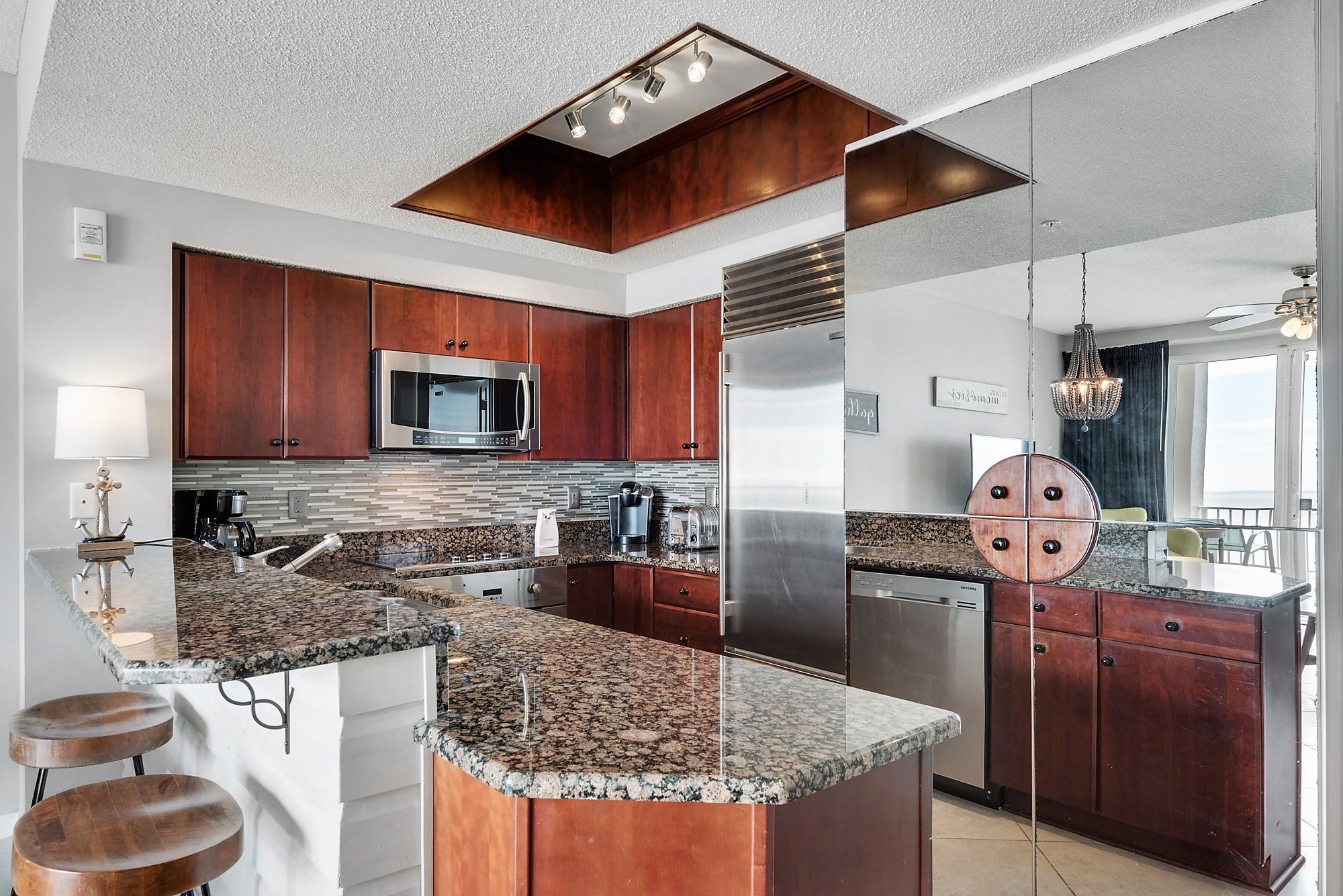 Majestic Sun 709B - Kitchen w/ Stainless Steel Appliances