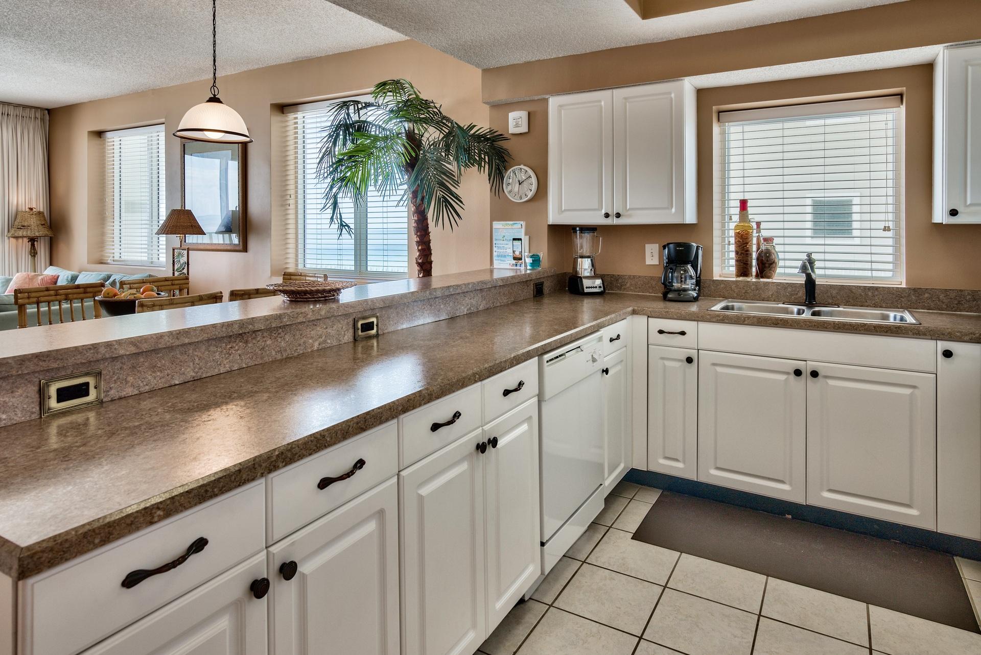 Majestic Sun A914 - Large Kitchen with Granite Counter Tops
