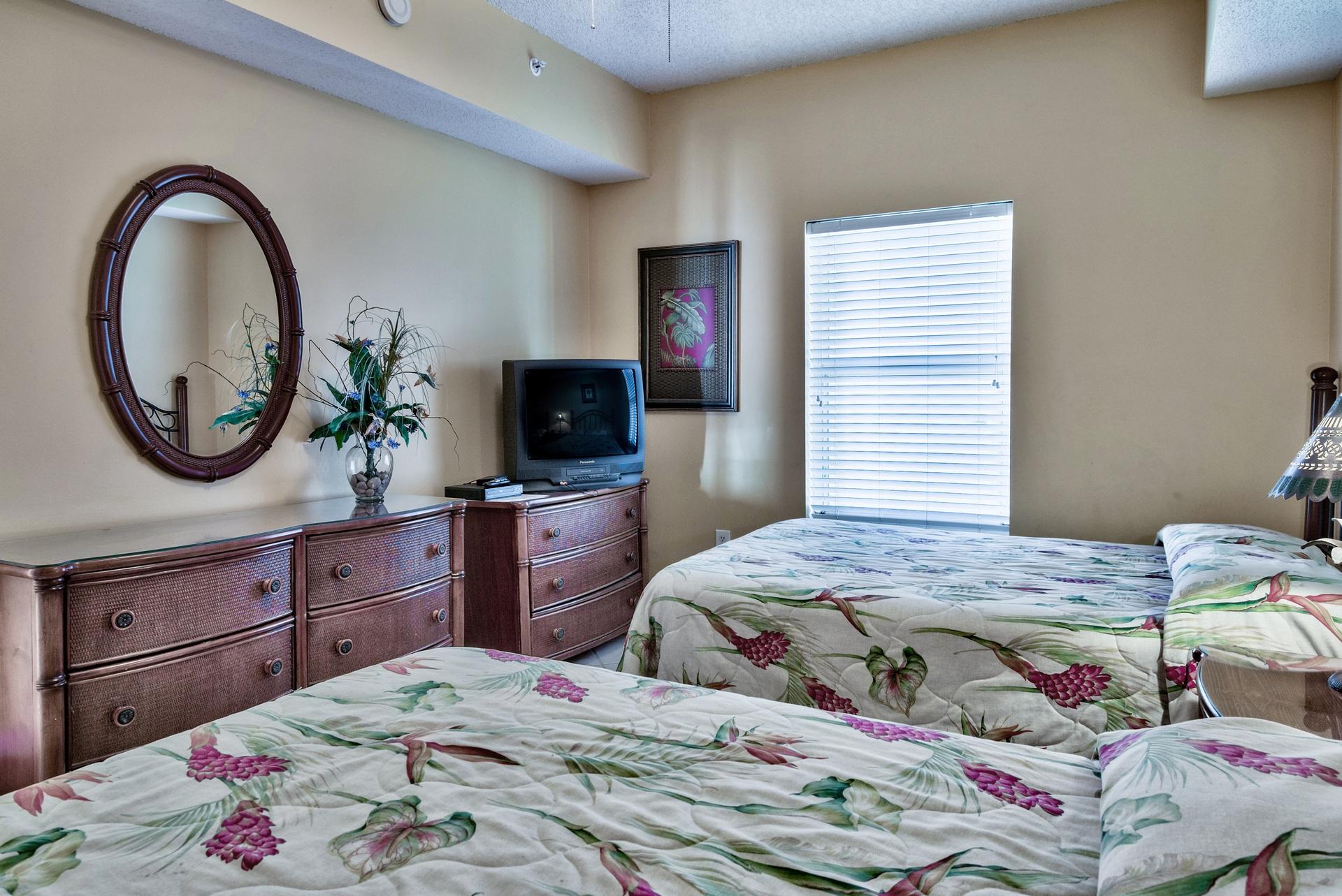 Majestic Sun A914 - Room w/ 2 Double Beds and TV