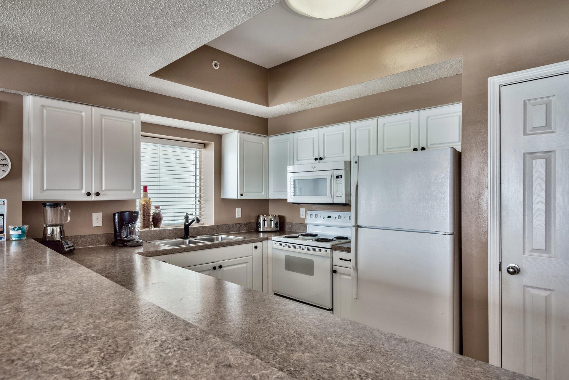 Majestic Sun A914 - Fully Equipped Spacious Kitchen