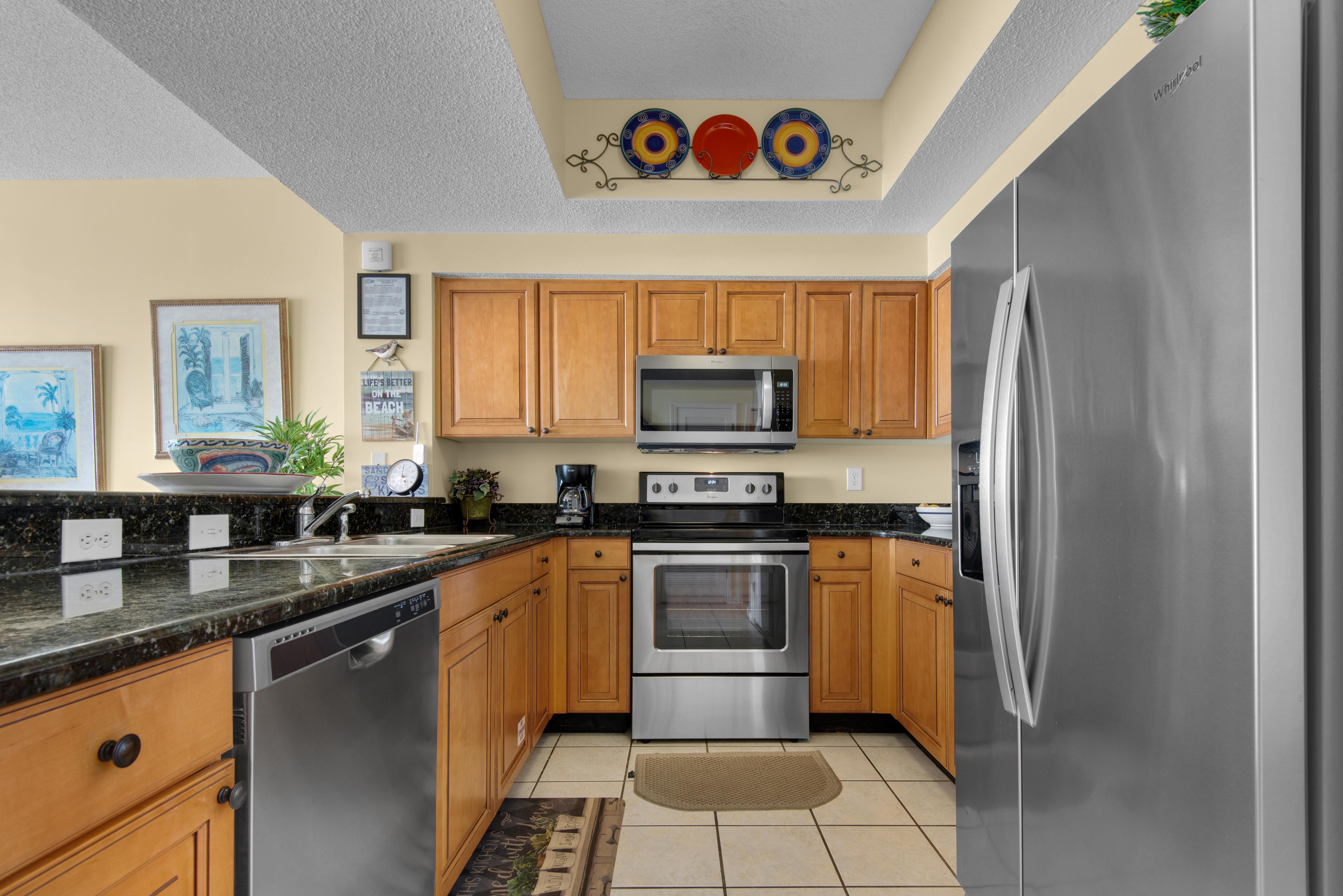 Majestic Sun 704B - Kitchen w/ NEW Stainless Steel Appliances