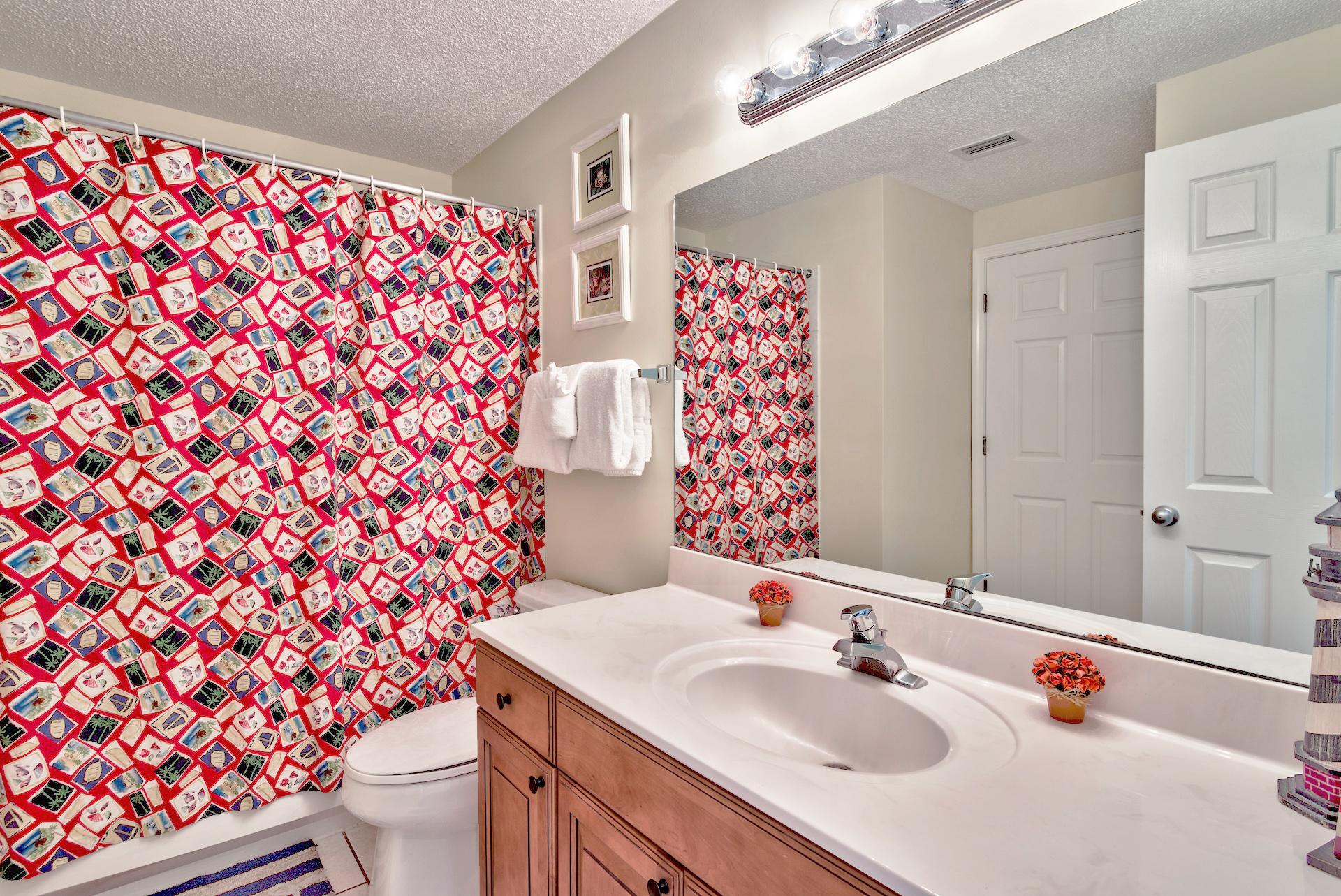 Majestic Sun 704B - Guest Room w/ 2 Twins, HDTV, Attached Bath