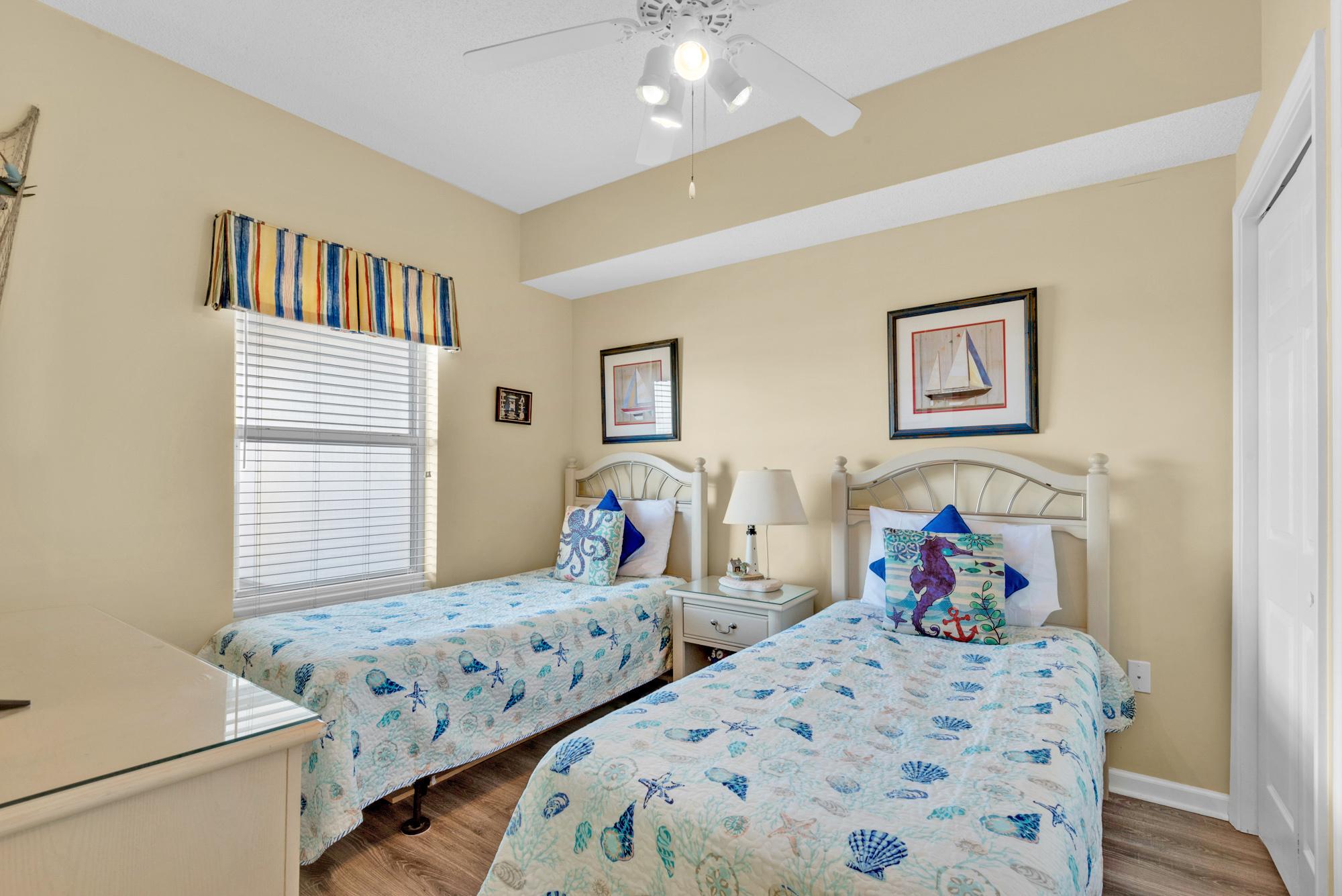 Majestic Sun 704B - Guest Room w/ 2 Twins, HDTV, Attached Bath