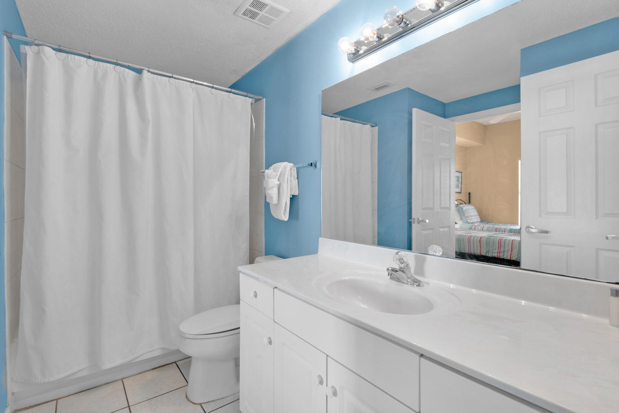 Majestic Sun 704A - Guest Rooms Attached Bathroom