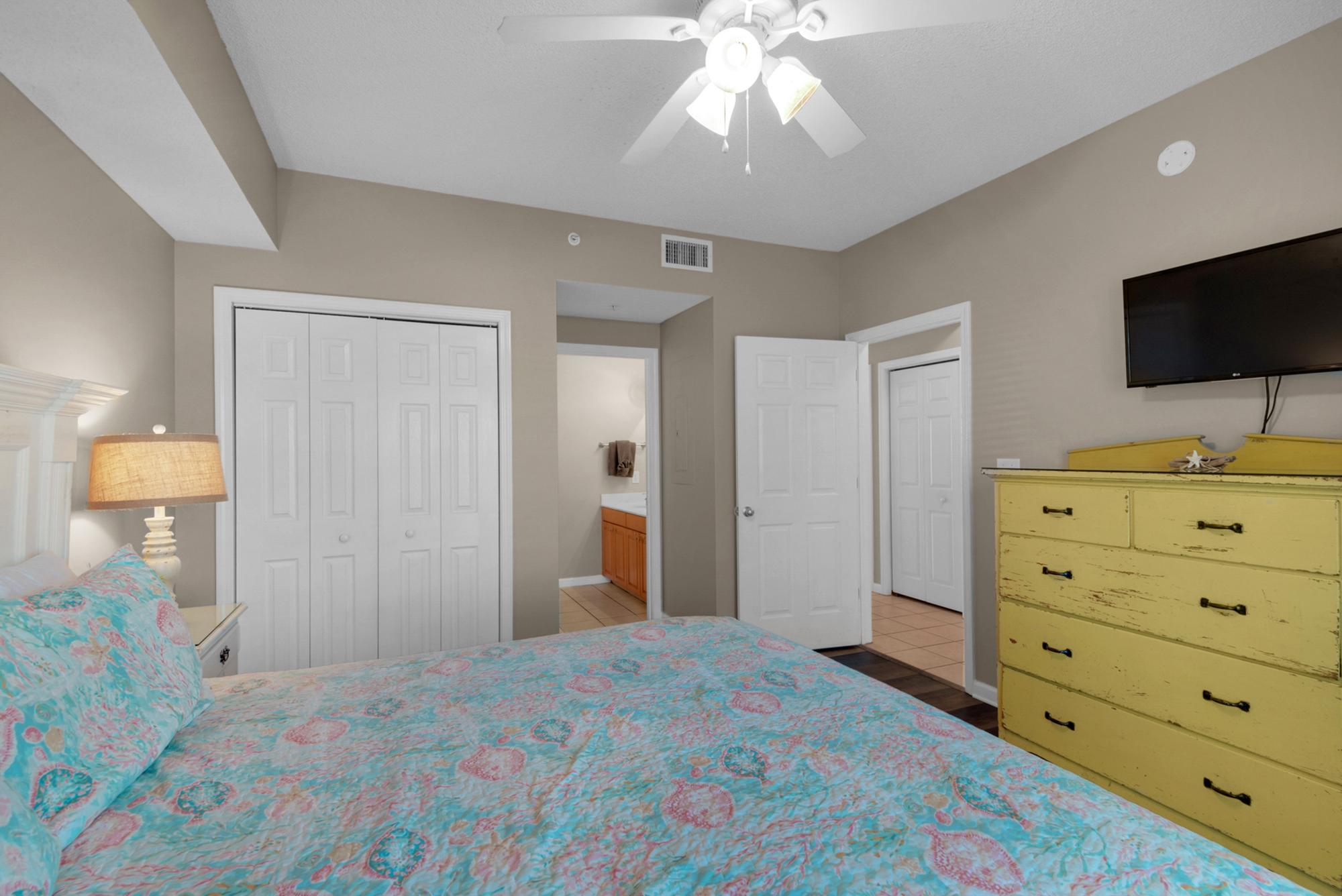 Majestic Sun 705B - Master King Suite, HDTV, Private Bathroom
