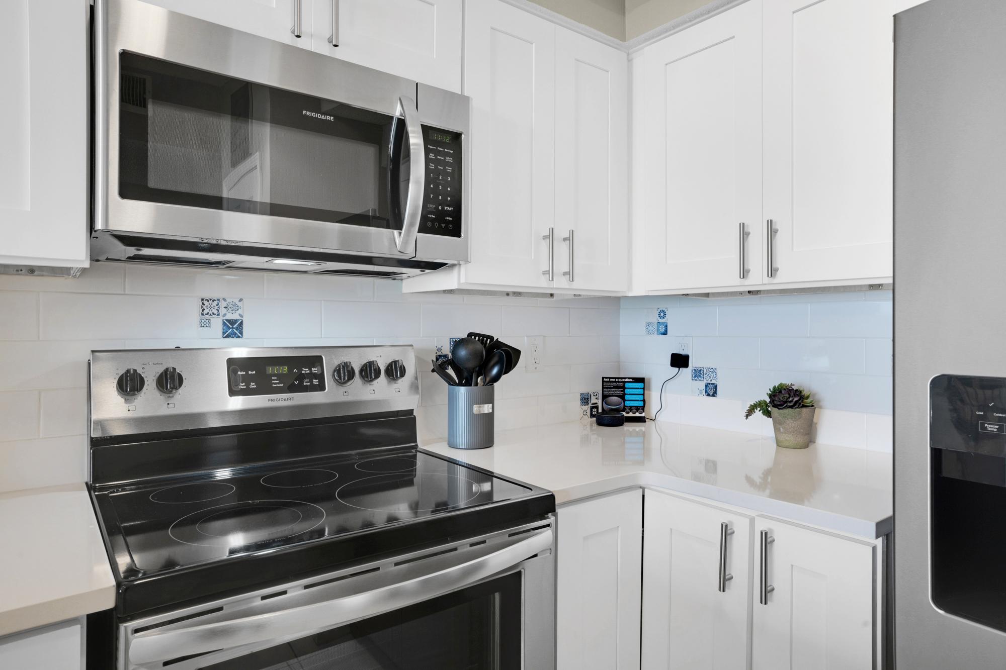 Majestic Sun 705B - Newly Renovated Kitchen