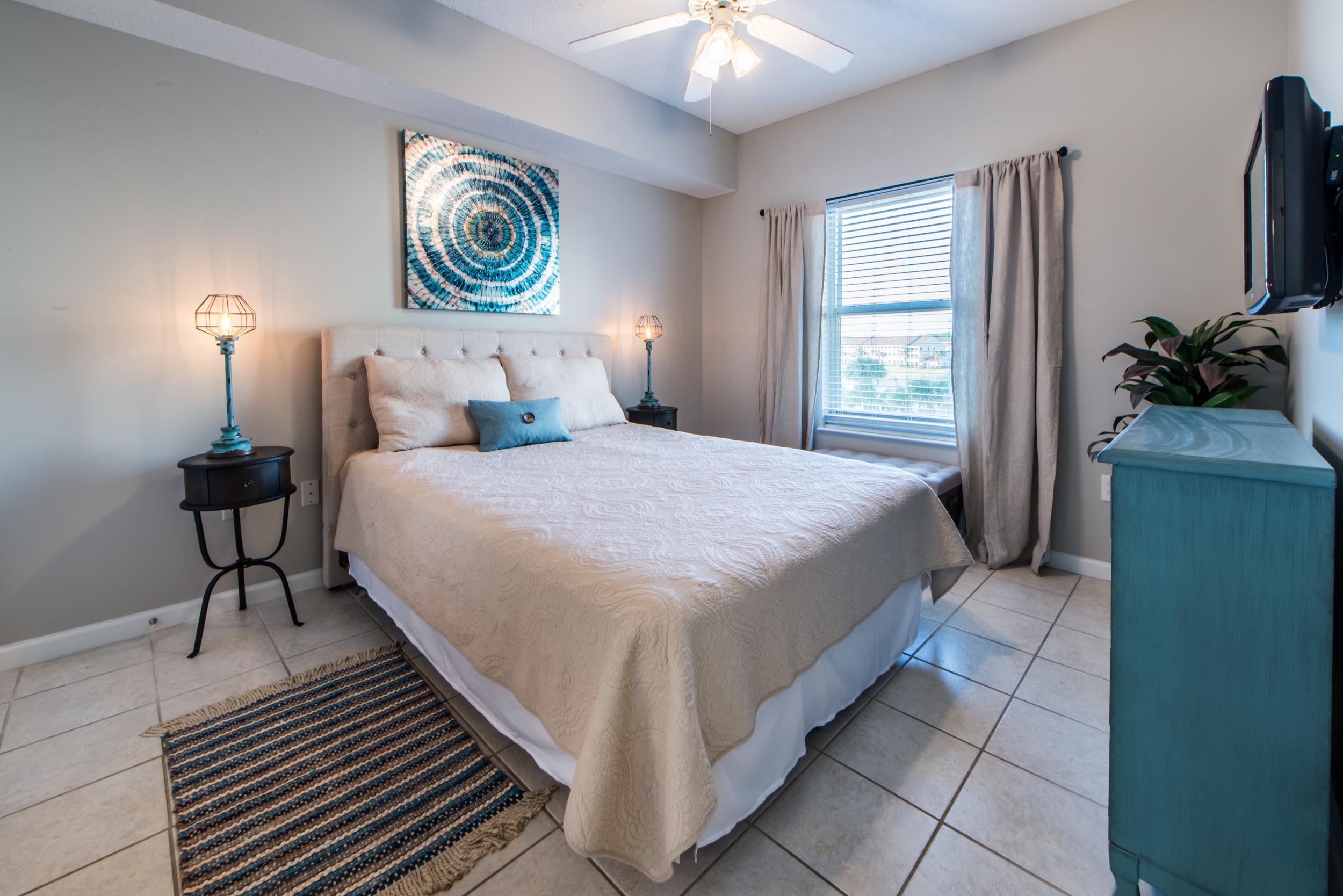 Master bedroom W/King 