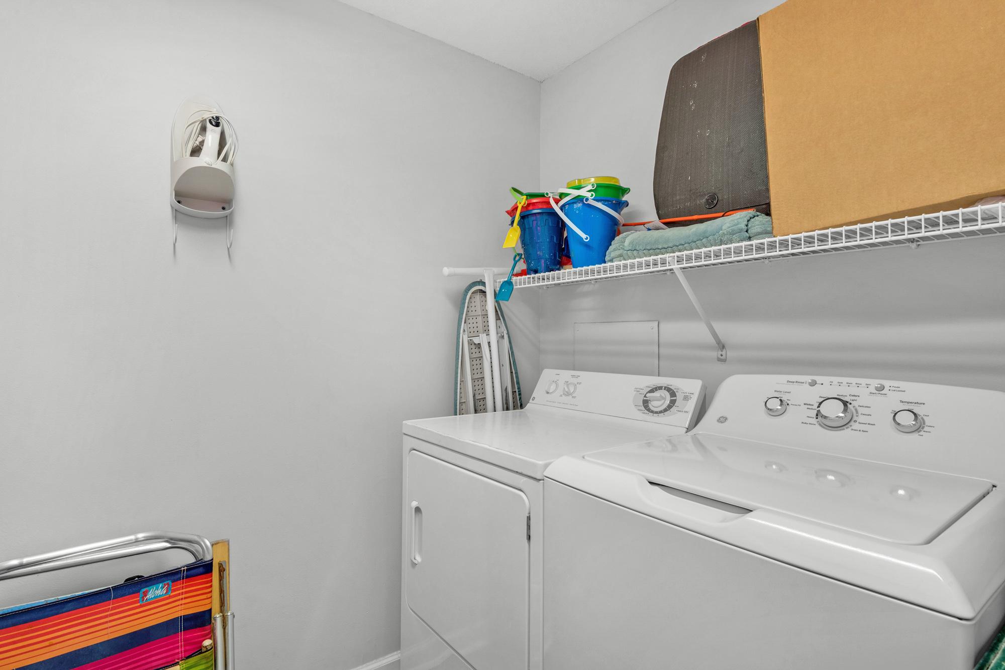 Majestic Sun 301B - Laundry Room w/ Washer and Dryer in Unit
