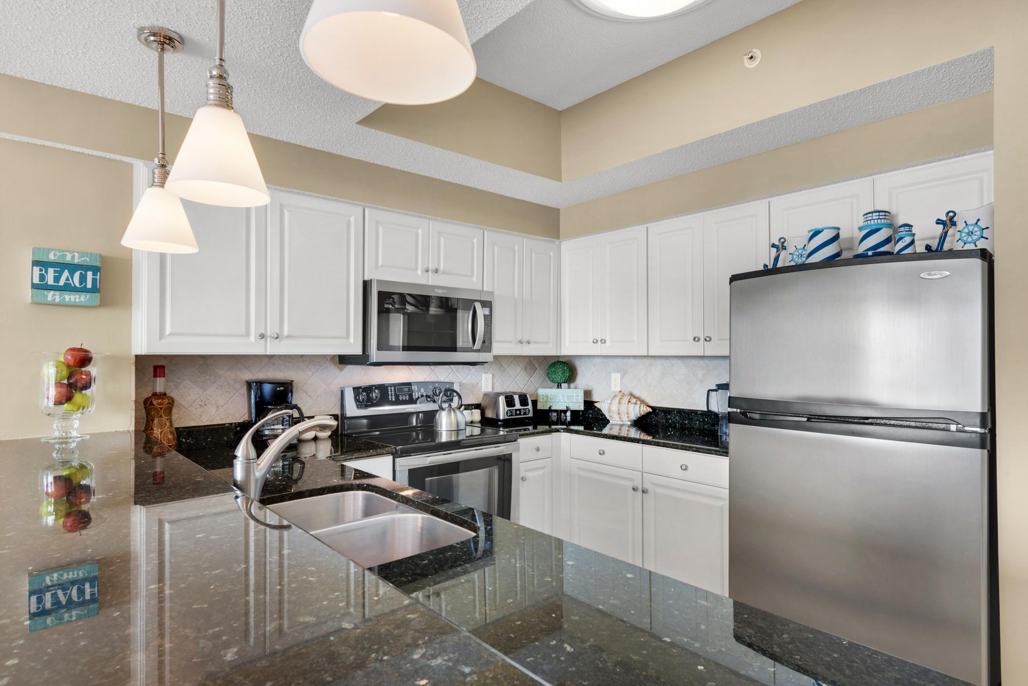 Majestic Sun 802A - Kitchen feat. Stainless Steel Appliances