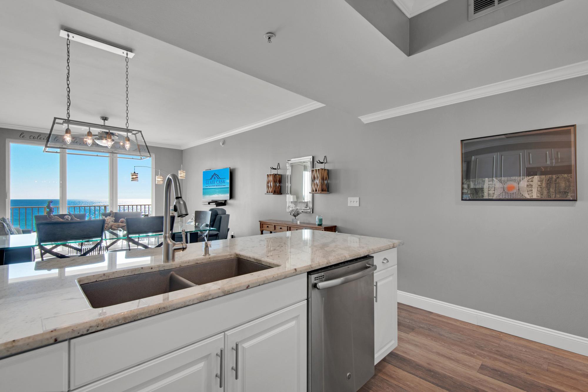Majestic Sun 510A - Kitchen Feat Stainless Steel Appliances