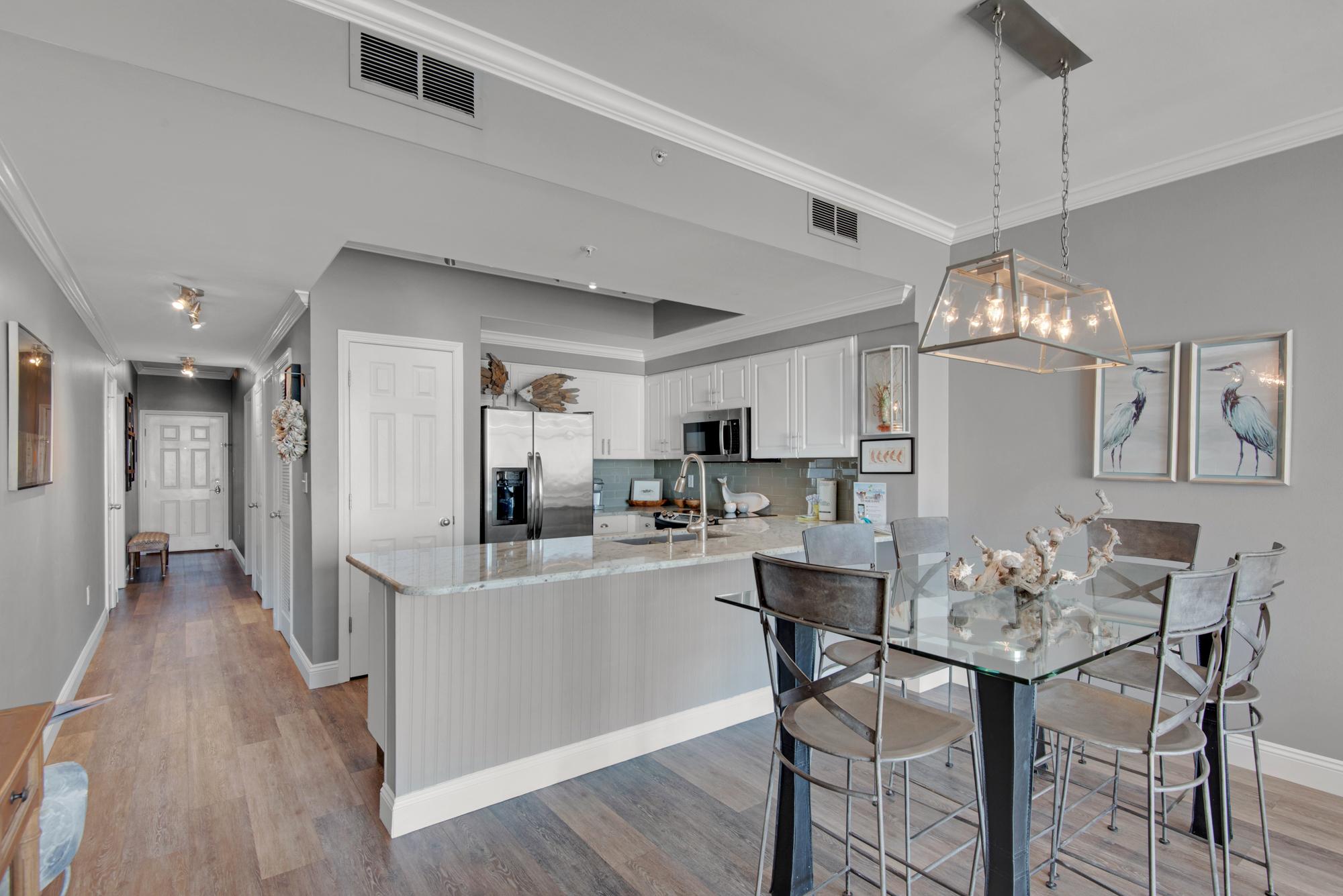Majestic Sun 510A - Dining Area and Kitchen