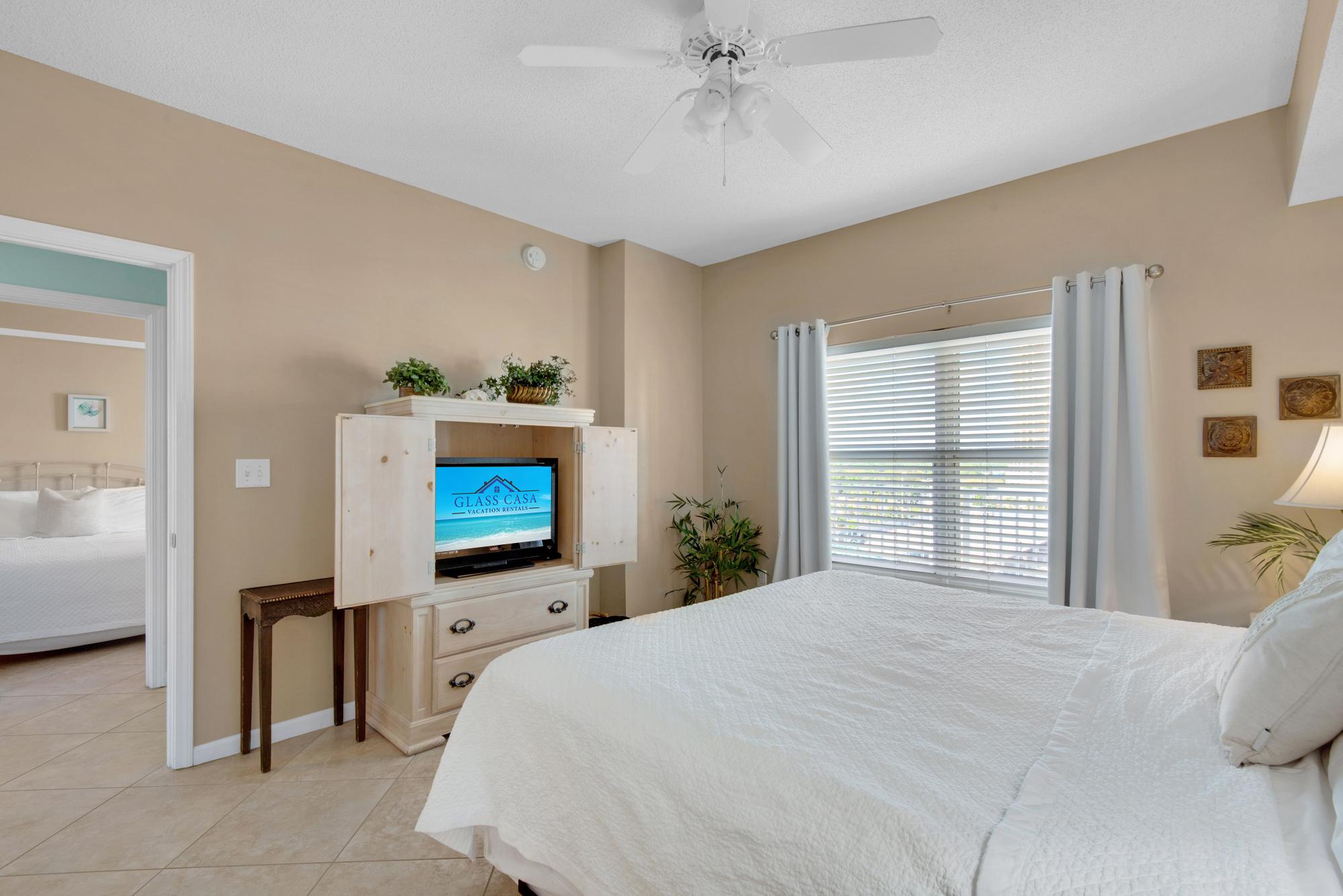 Majestic Sun 605A - Master King Suite w/ HDTV and Private Bath