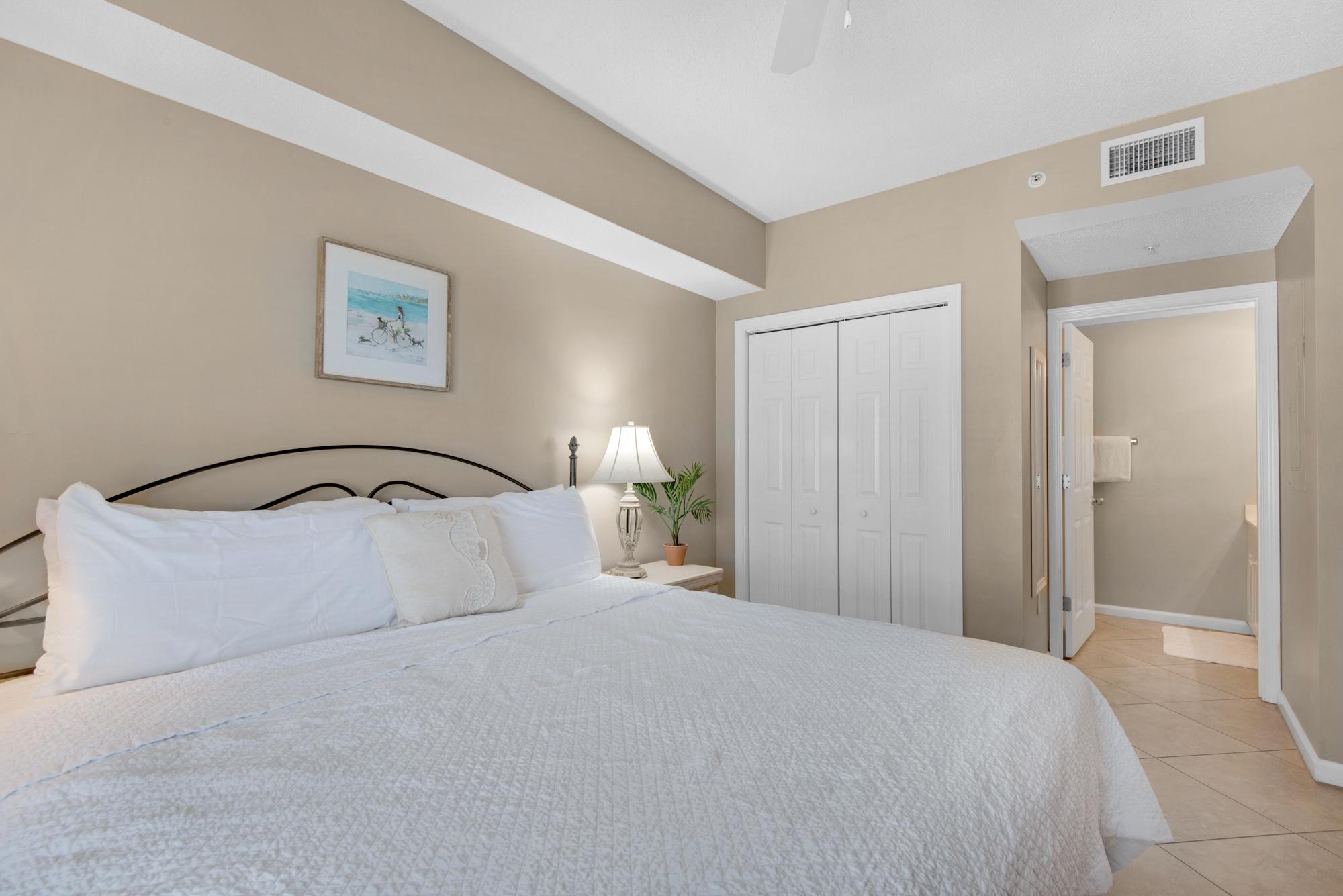 Majestic Sun 605A - Master King Suite w/ HDTV and Private Bath