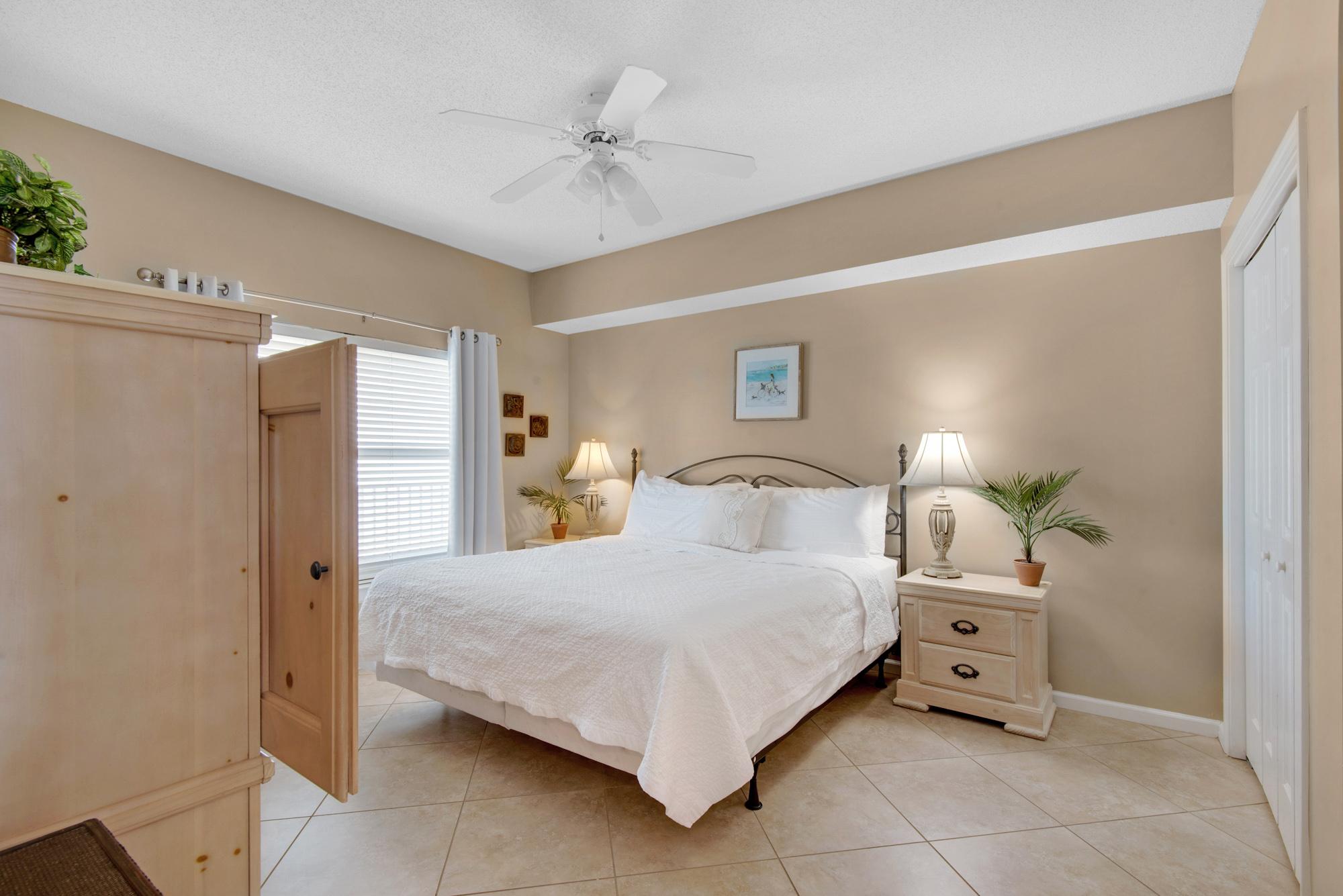 Majestic Sun 605A - Master King Suite w/ HDTV and Private Bath