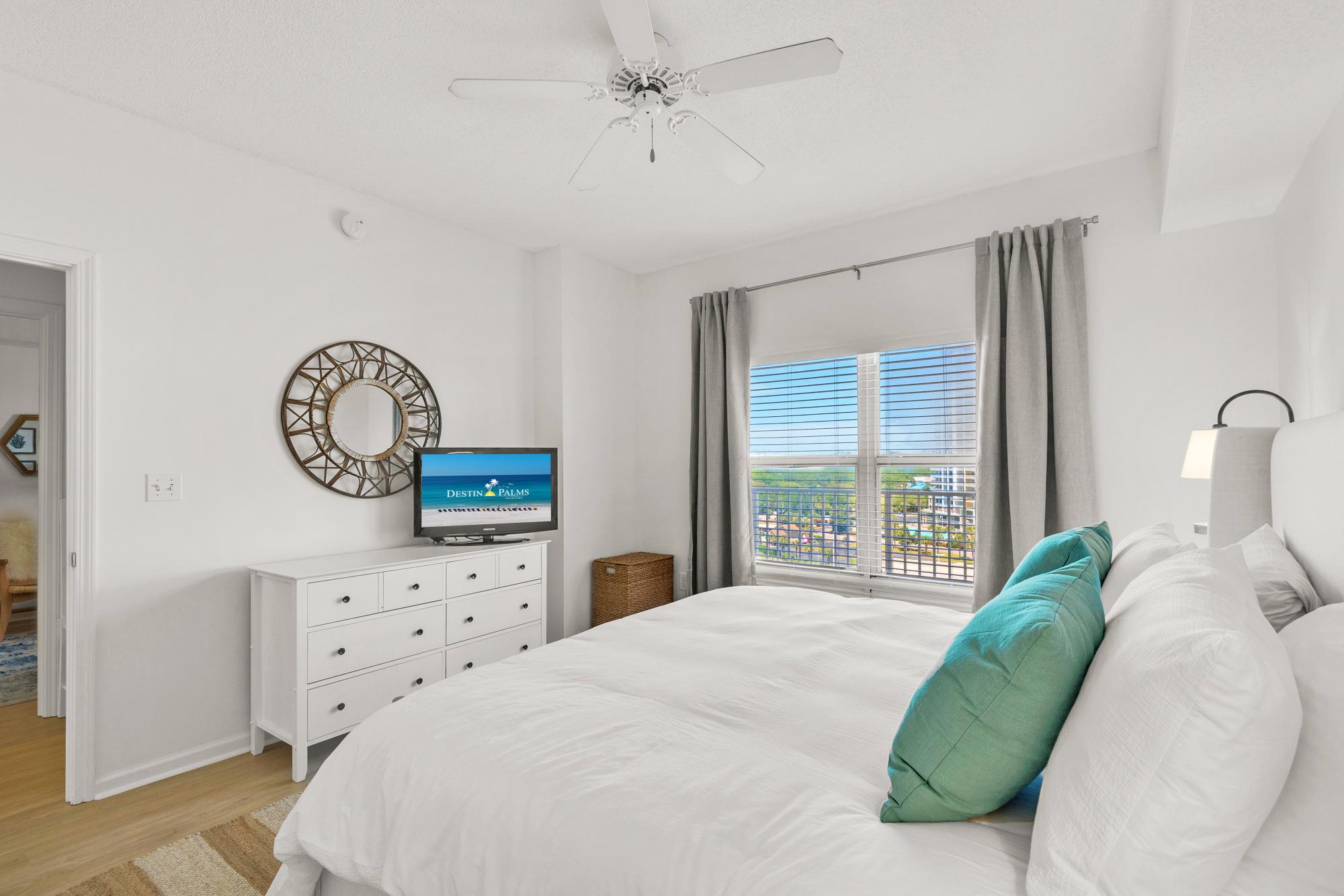 Majestic Sun 905A - Master King Suite w/ HDTV and Private Bath