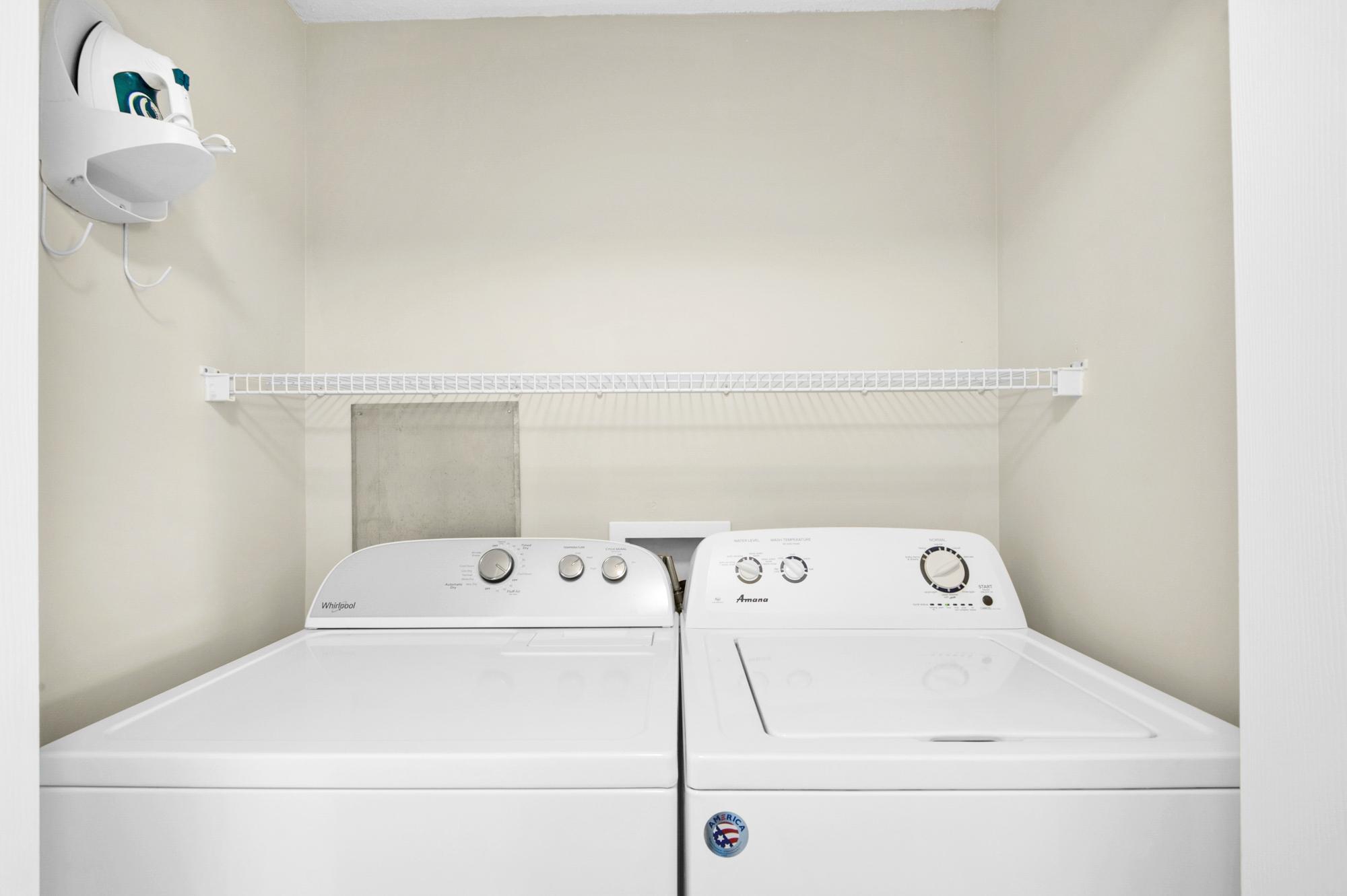 Majestic Sun 402B - Washer and Dryer in Unit
