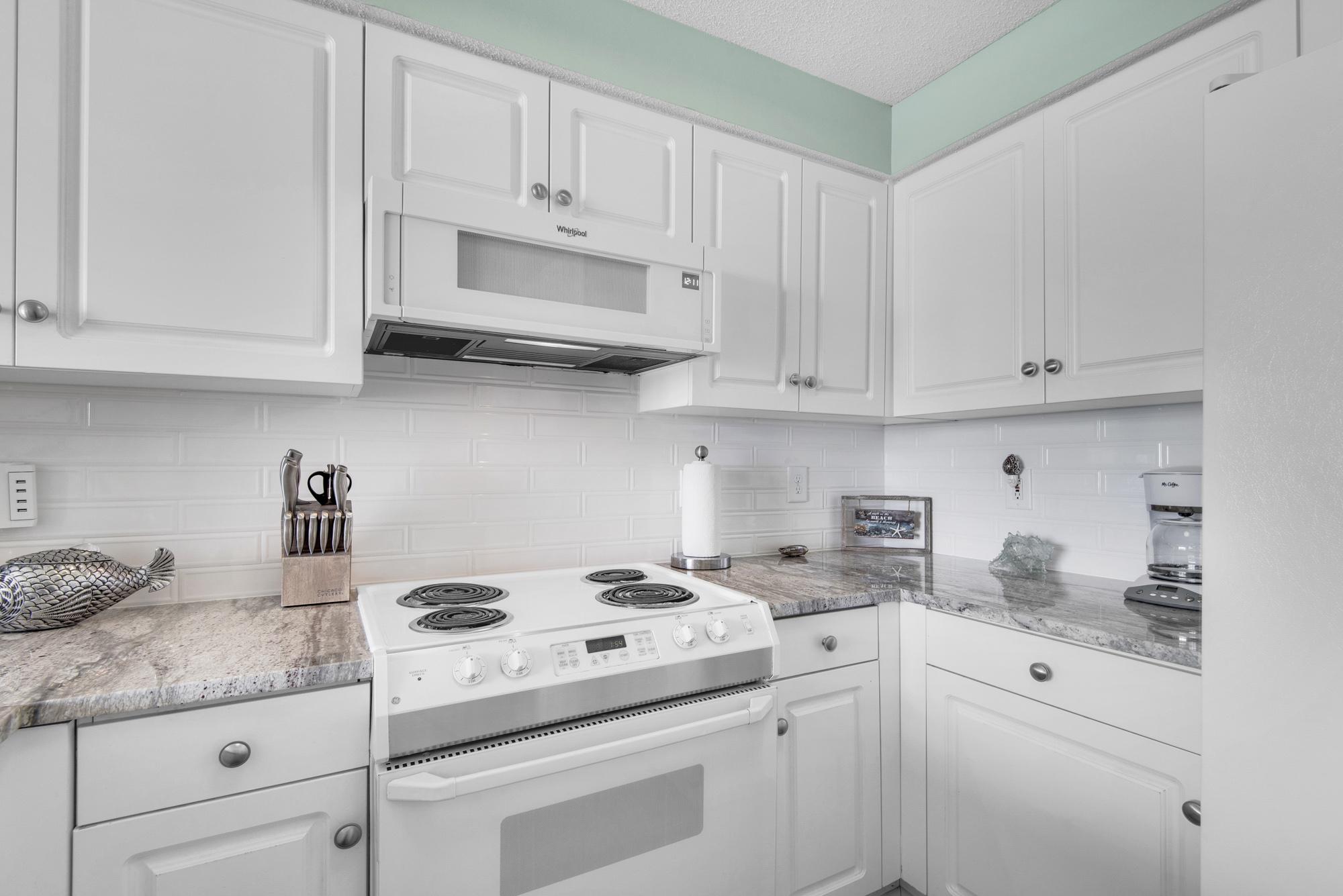 Majestic Sun 707B - Kitchen