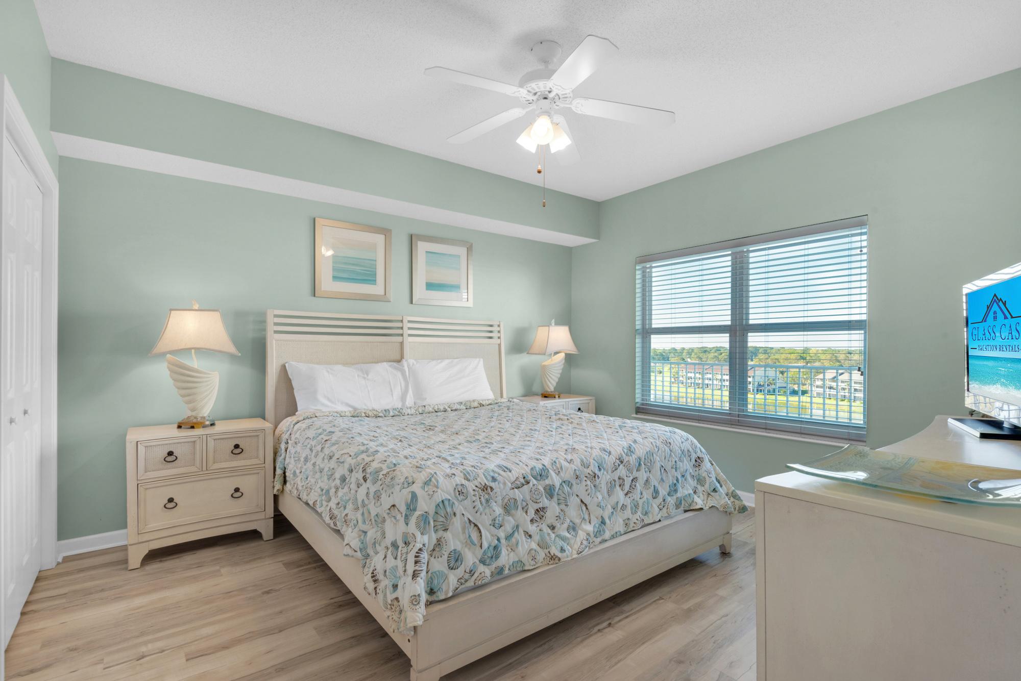 Majestic Sun 610B - Master King Suite w/ HDTV and Private Bath