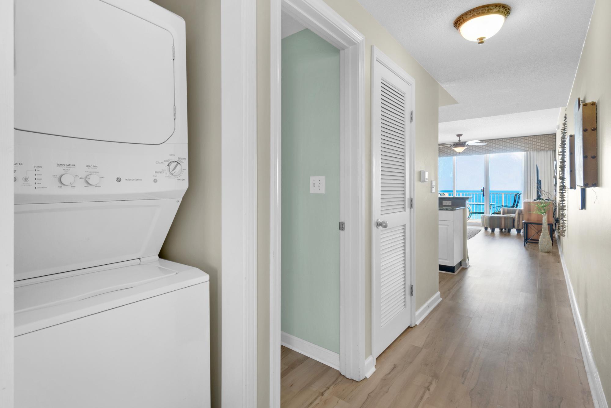 Majestic Sun 610B - Washer and Dryer in Unit